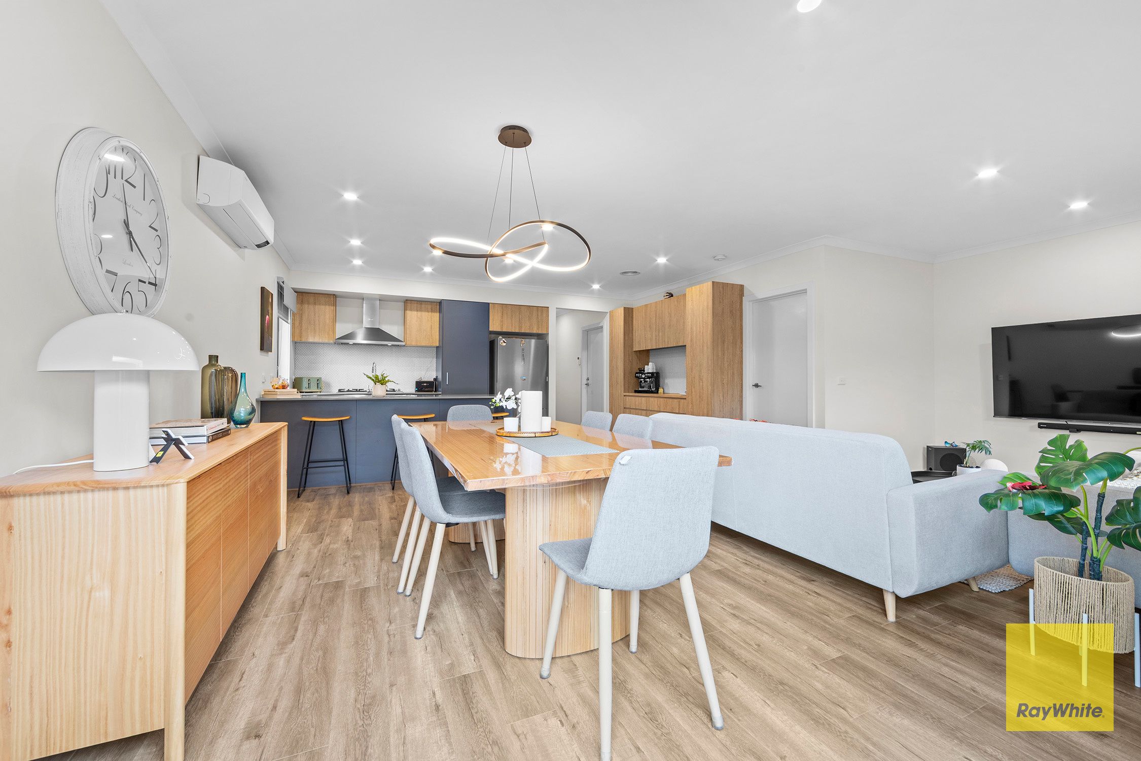 10 Burridge Street — photo 4 of 17