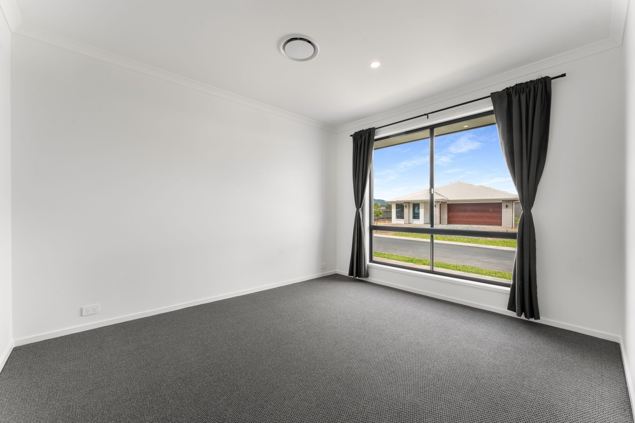 7 Glowing Way, White Rock, QLD 4306