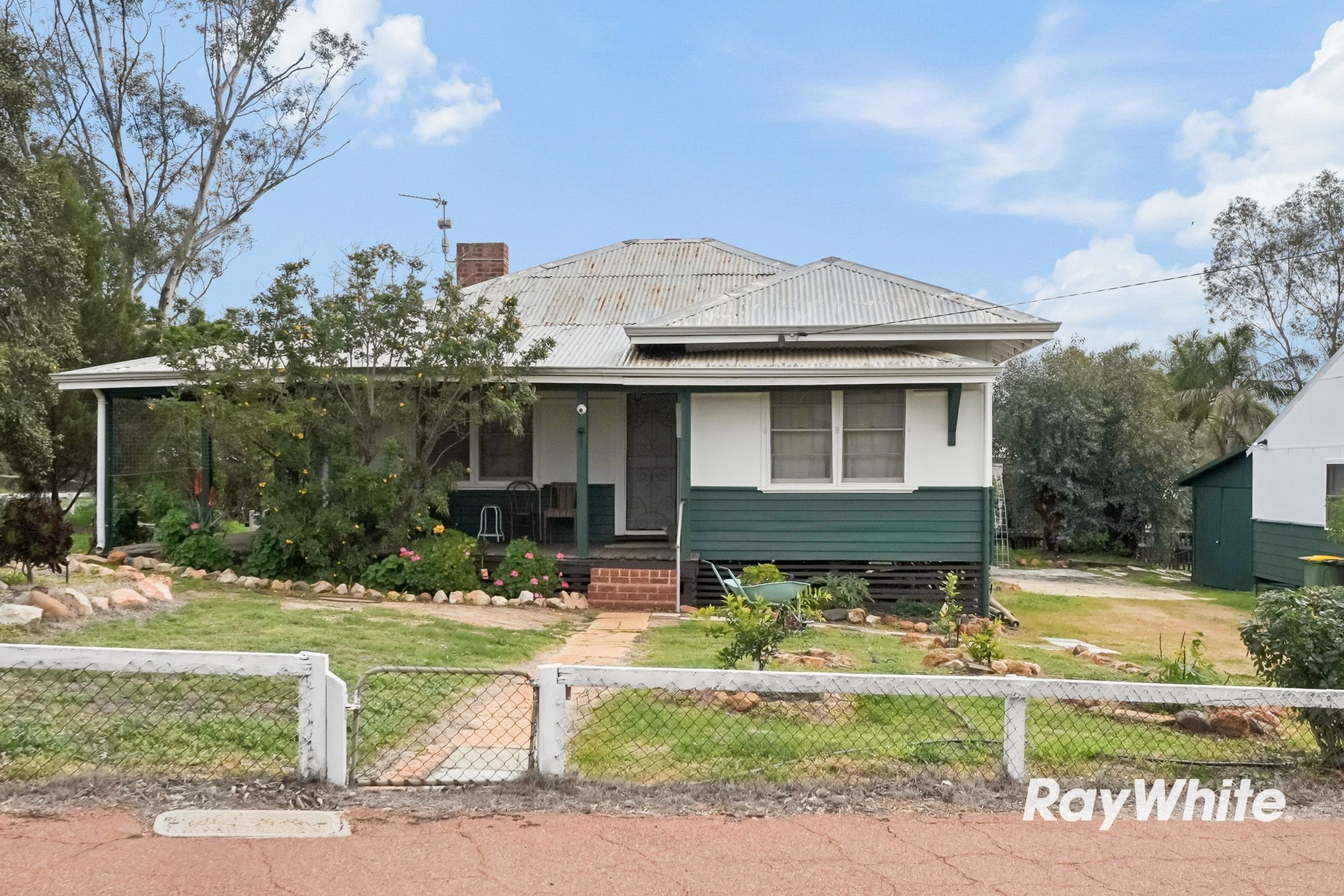 2 Duke Street, Toodyay, WA 6566