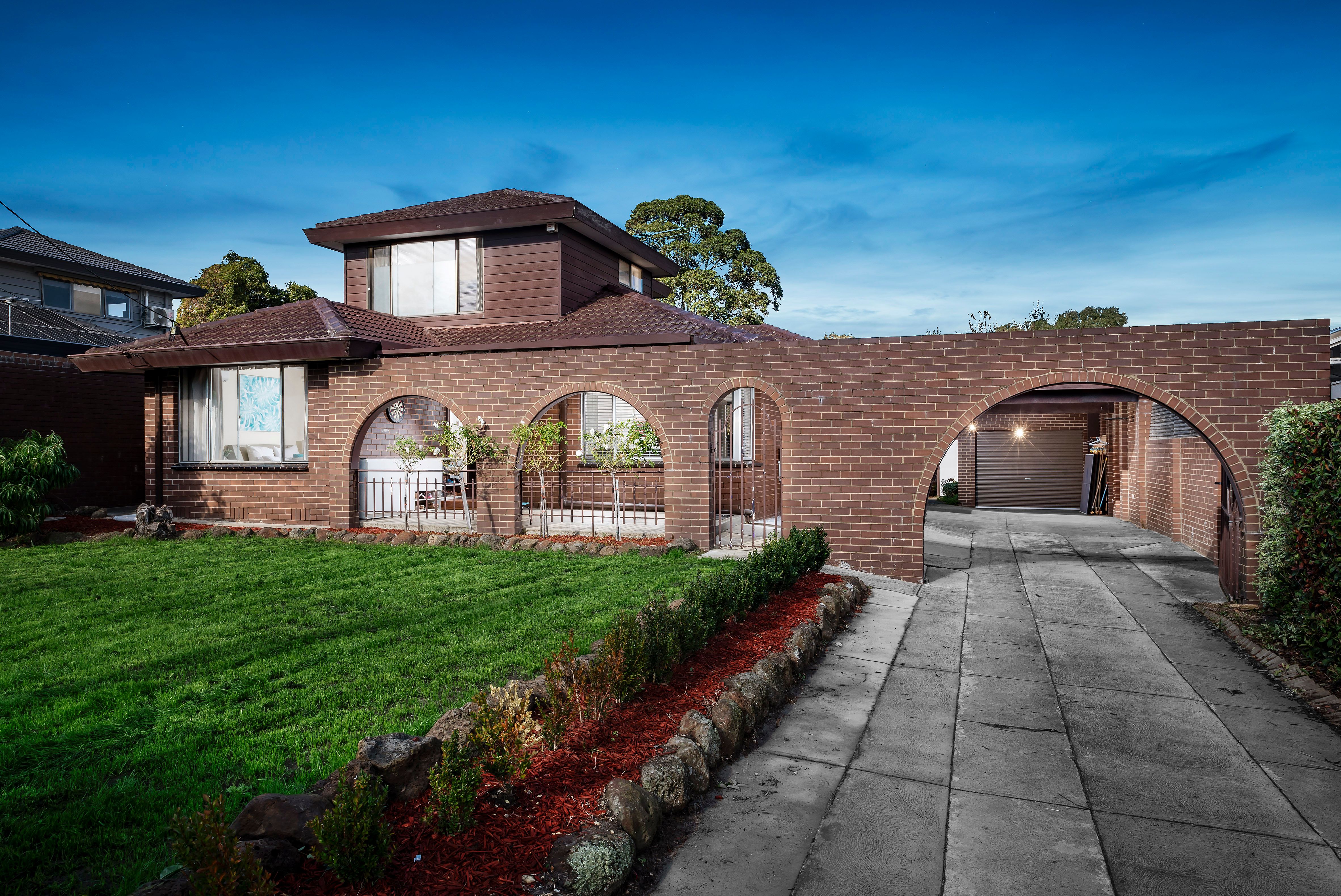 32 Maylands Crescent, Glen Waverley VIC 3150