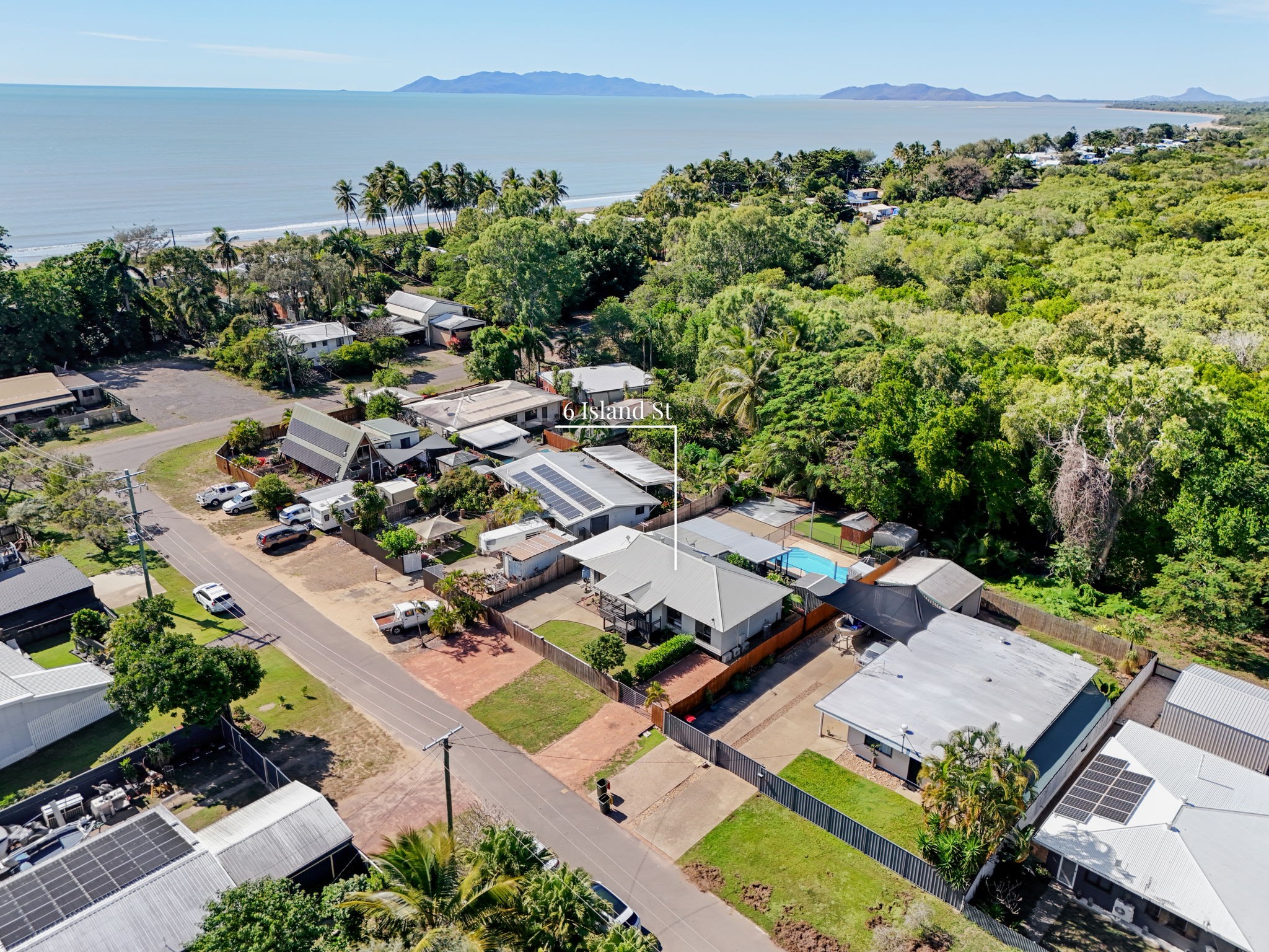 6 Island Street, Saunders Beach, QLD 4818