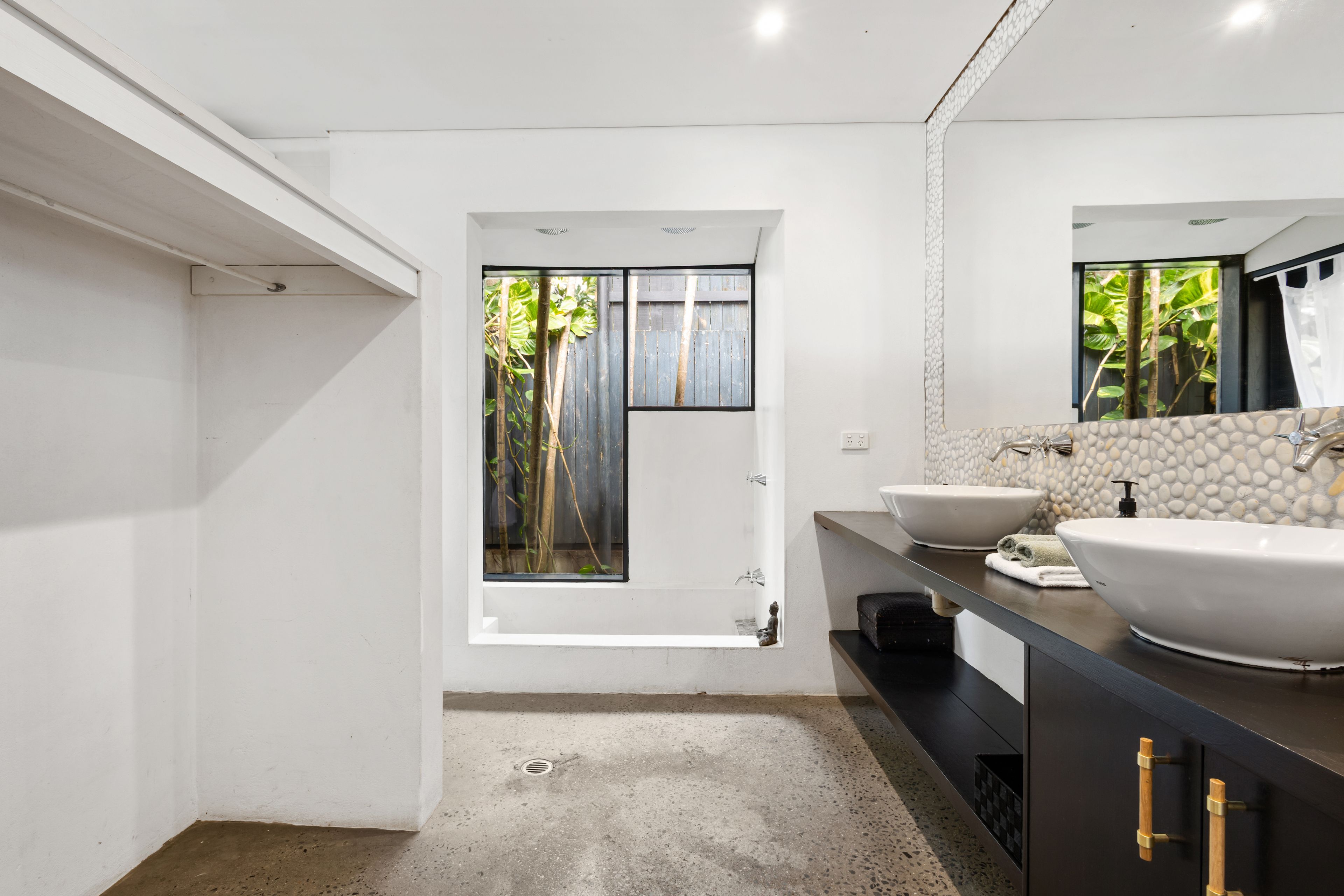 13 Marine Parade — photo 13 of 30