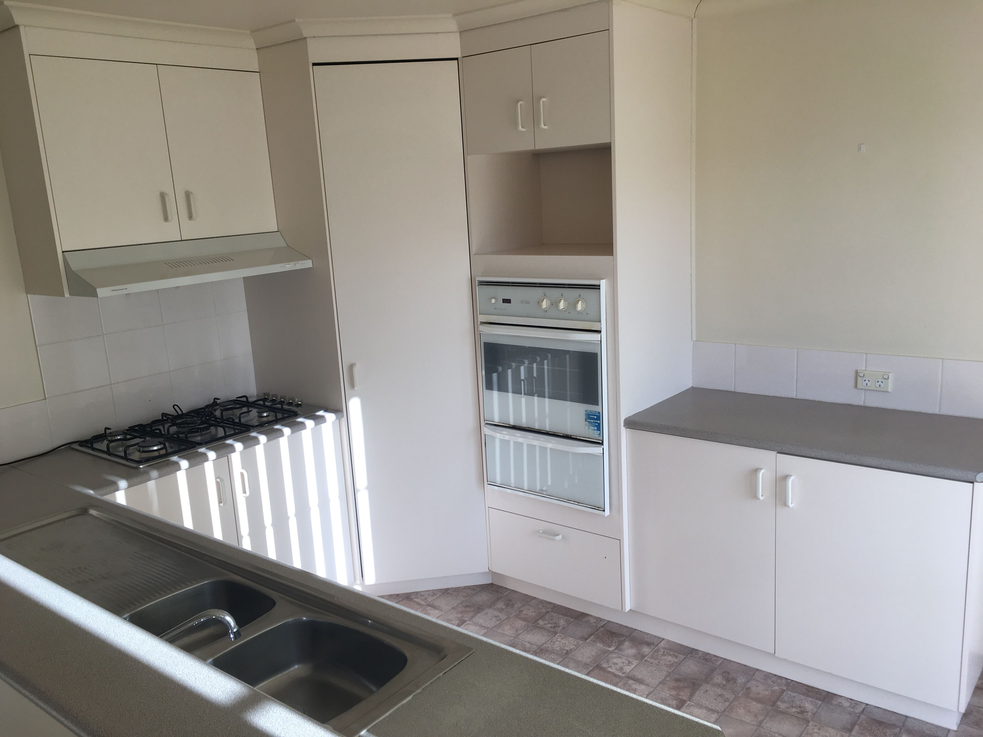 1/24 Sackville Drive, FOREST HILL, NSW 2651