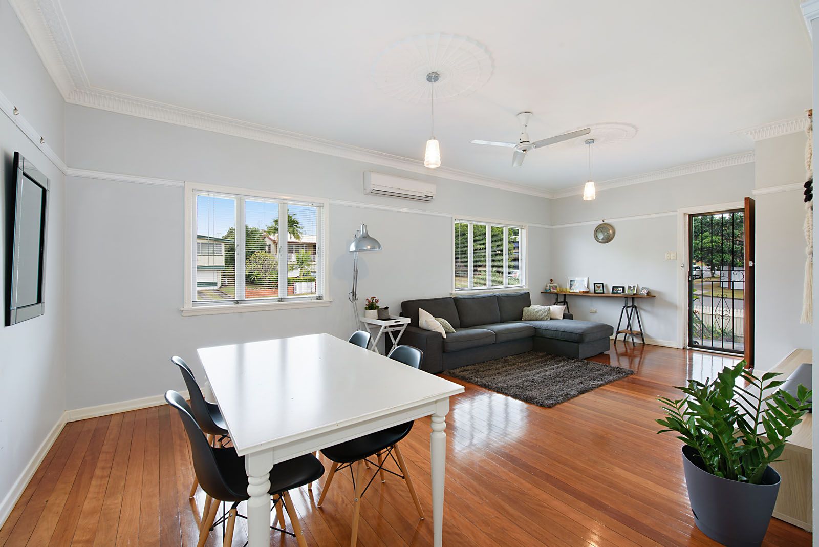 1 Irwin Terrace, Oxley, QLD 4075