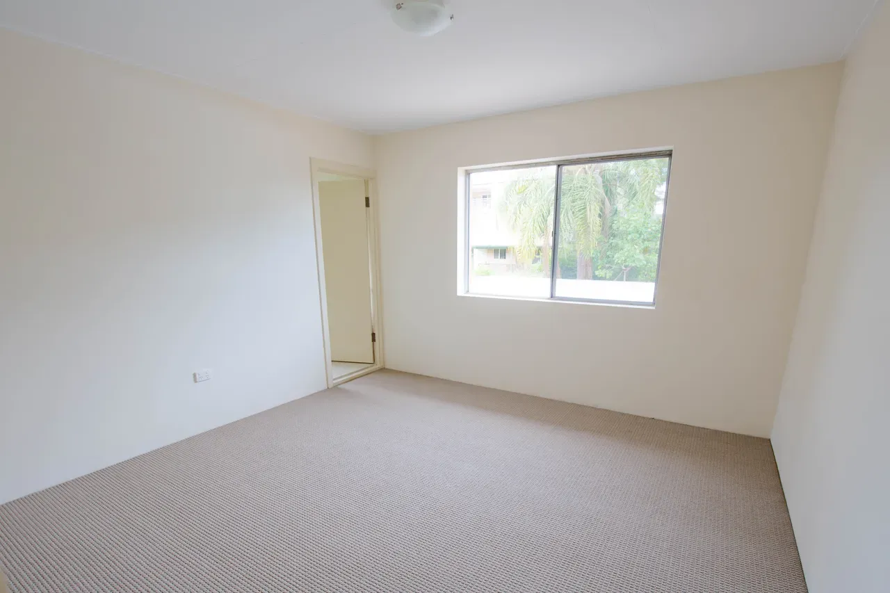 10/42 Swain Street — photo 3 of 4