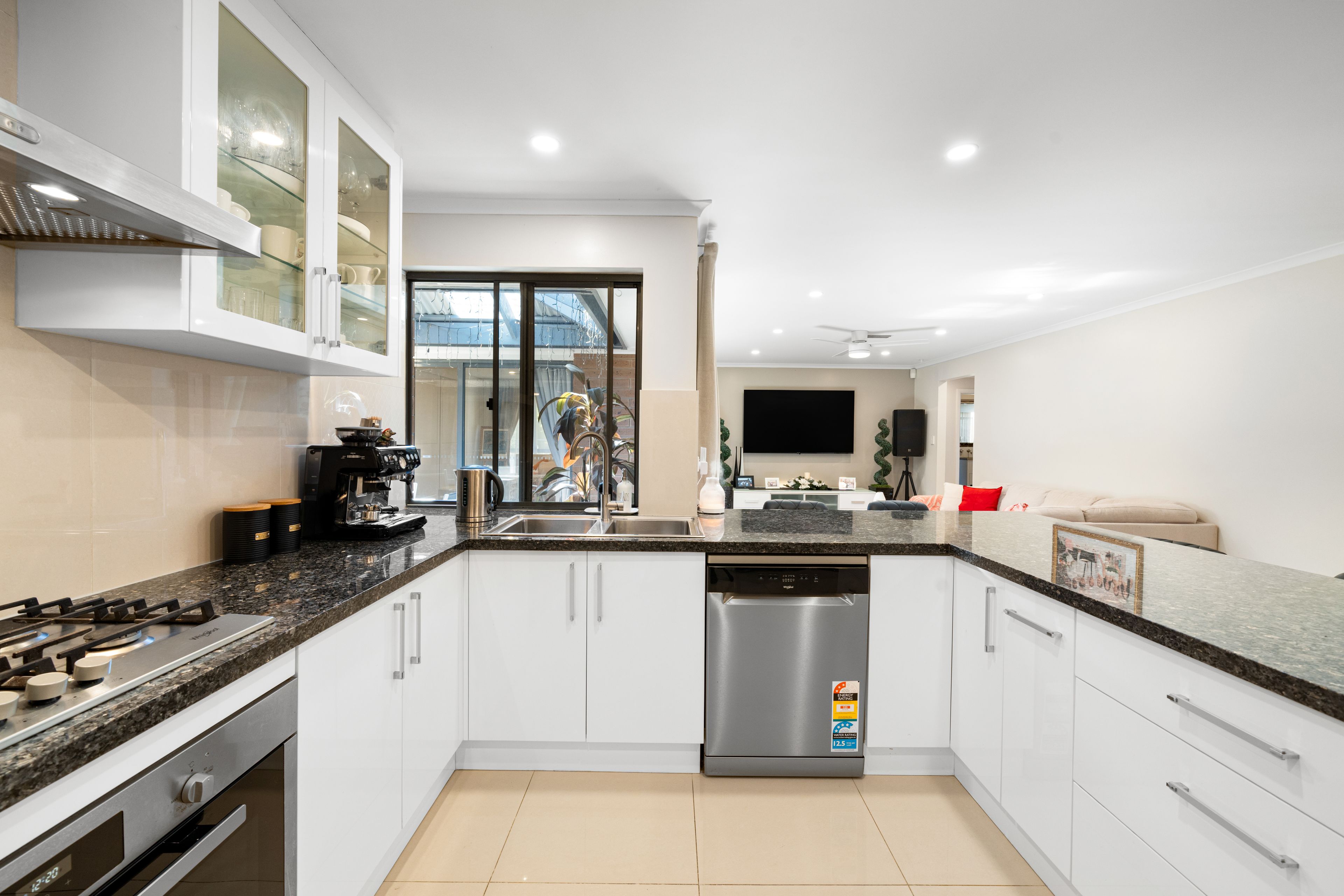 7 Lyn Court — photo 6 of 21