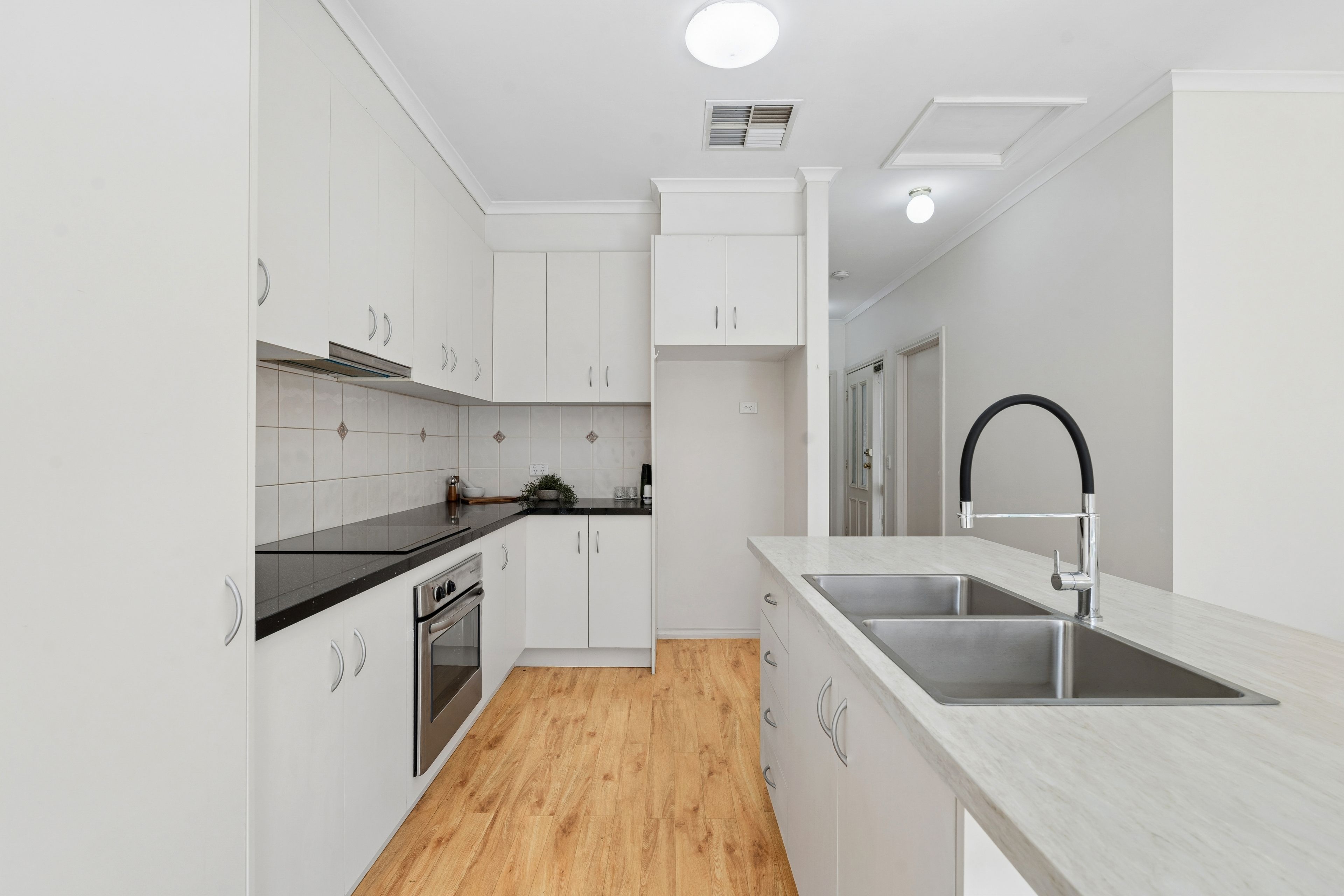3/13 Fyfe Street — photo 4 of 10