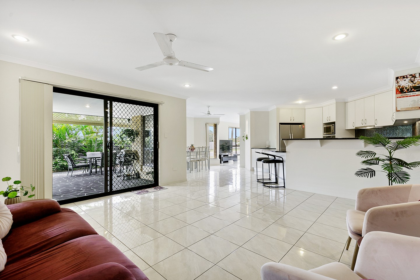 1 Earl Saint Vincent Circuit, Eli Waters, QLD 4655