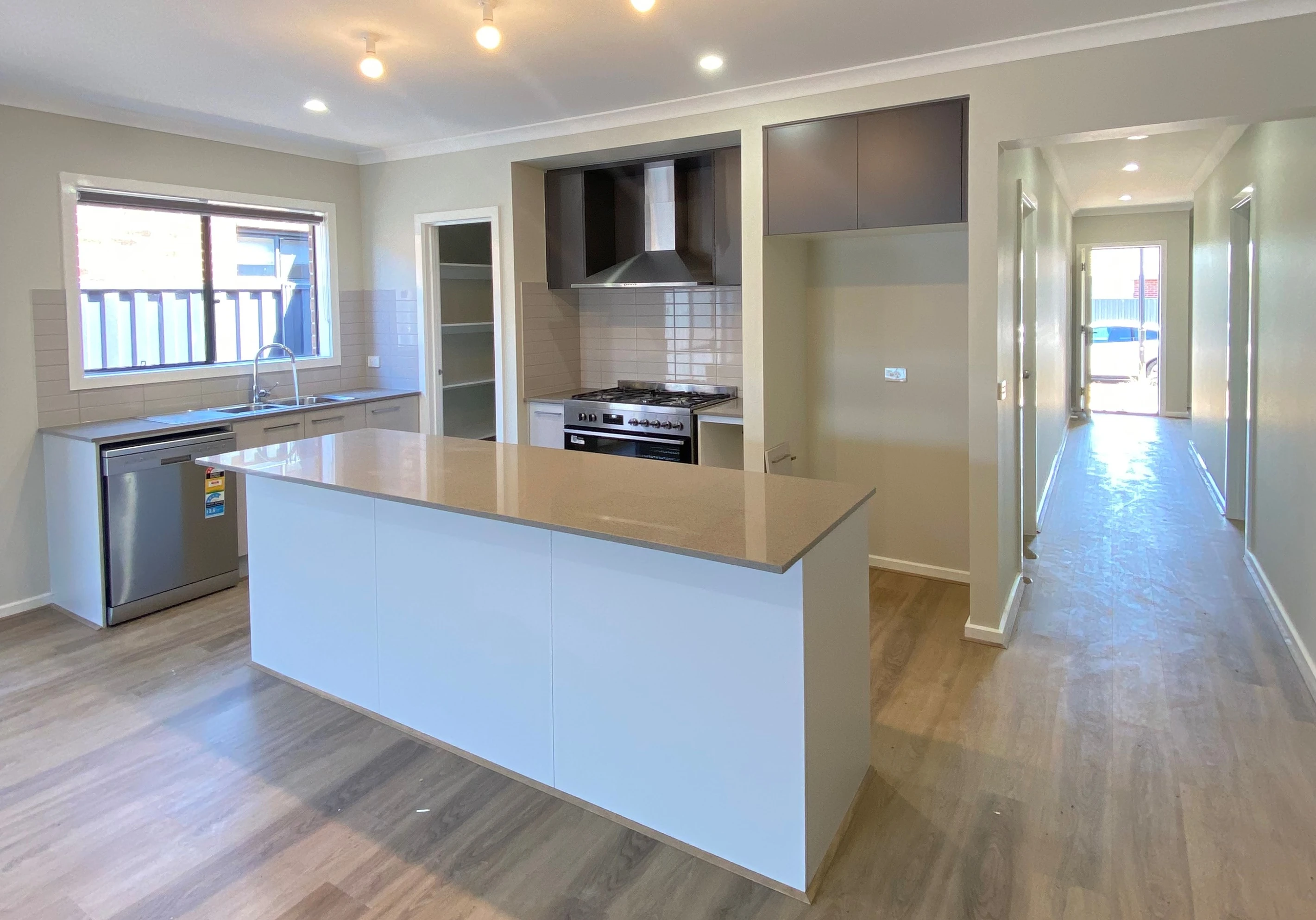 27 Moroka Avenue, WEIR VIEWS, VIC 3338