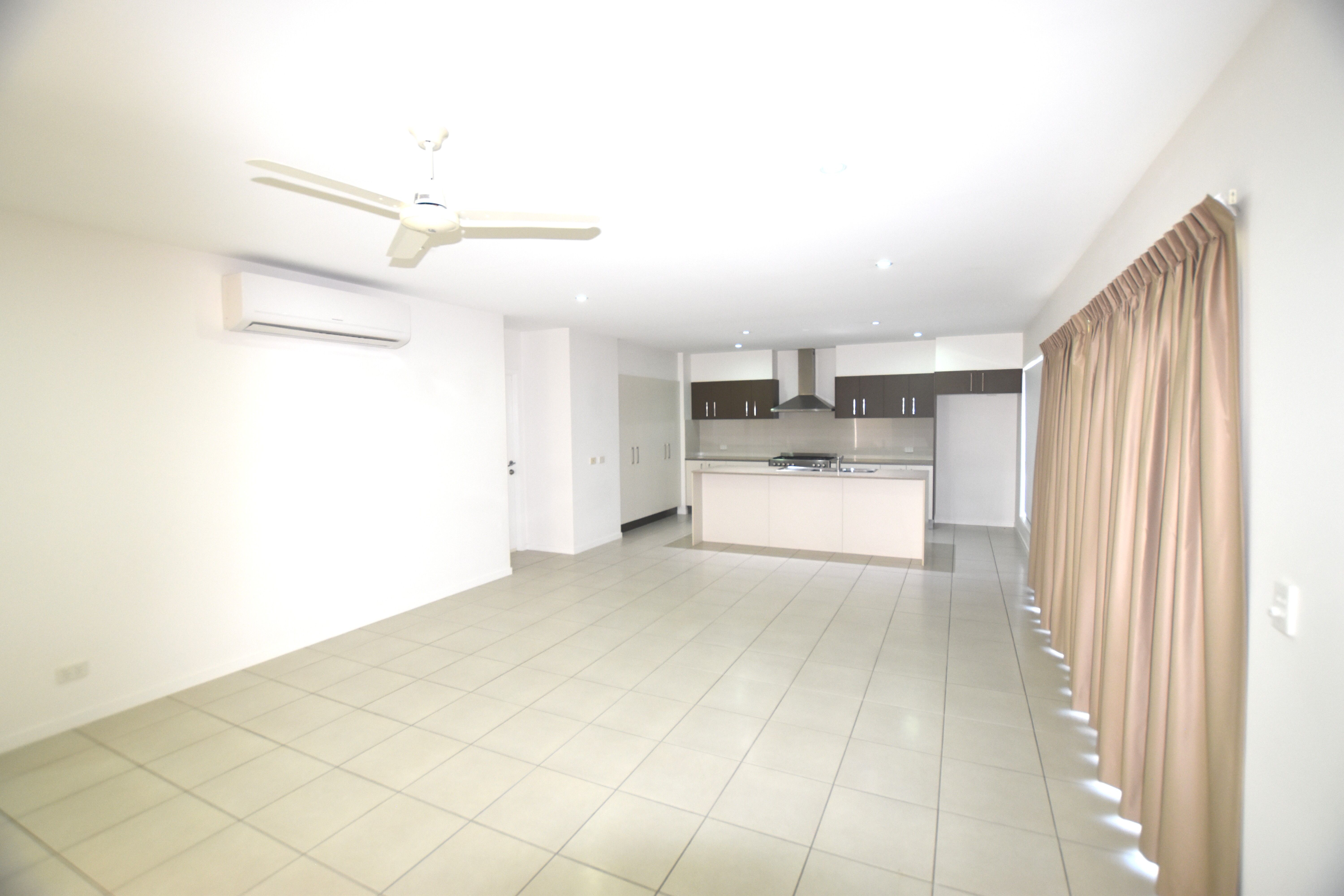 8 Telopea Place, Kirkwood, QLD 4680