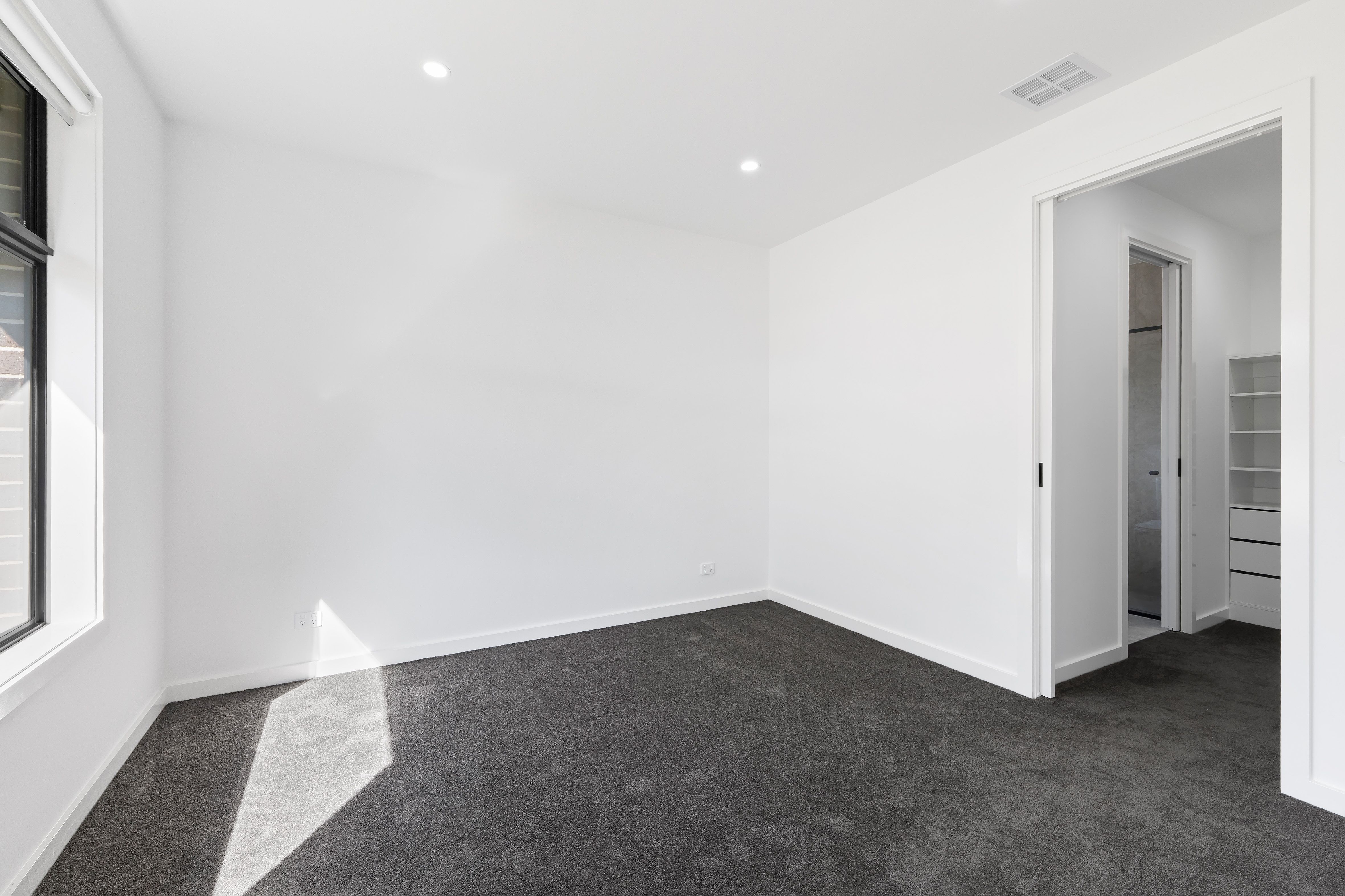 1/3 Munro Street — photo 6 of 8