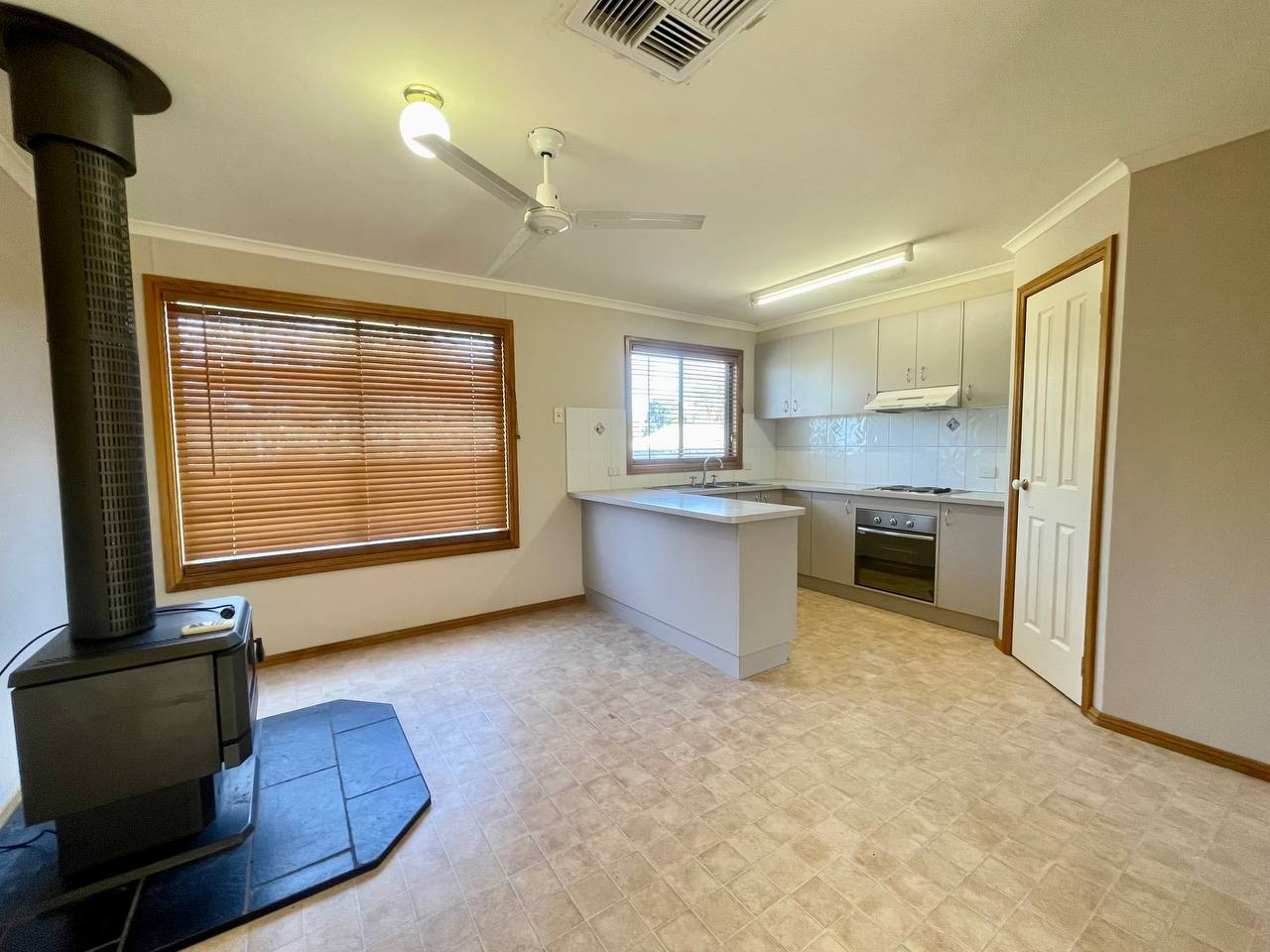 120 Boori Street, Peak Hill, NSW 2869