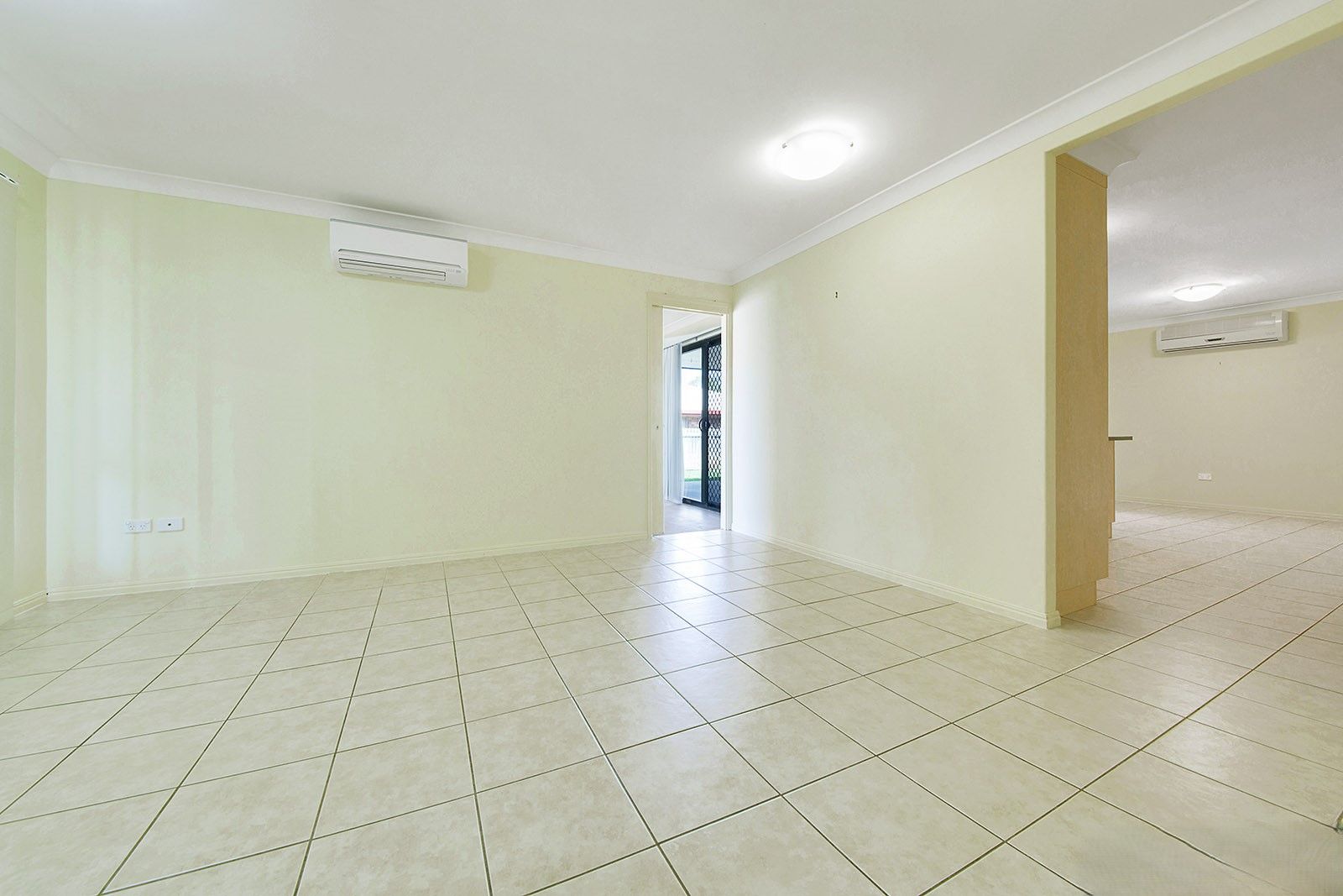 51 Robinson Street — photo 4 of 8