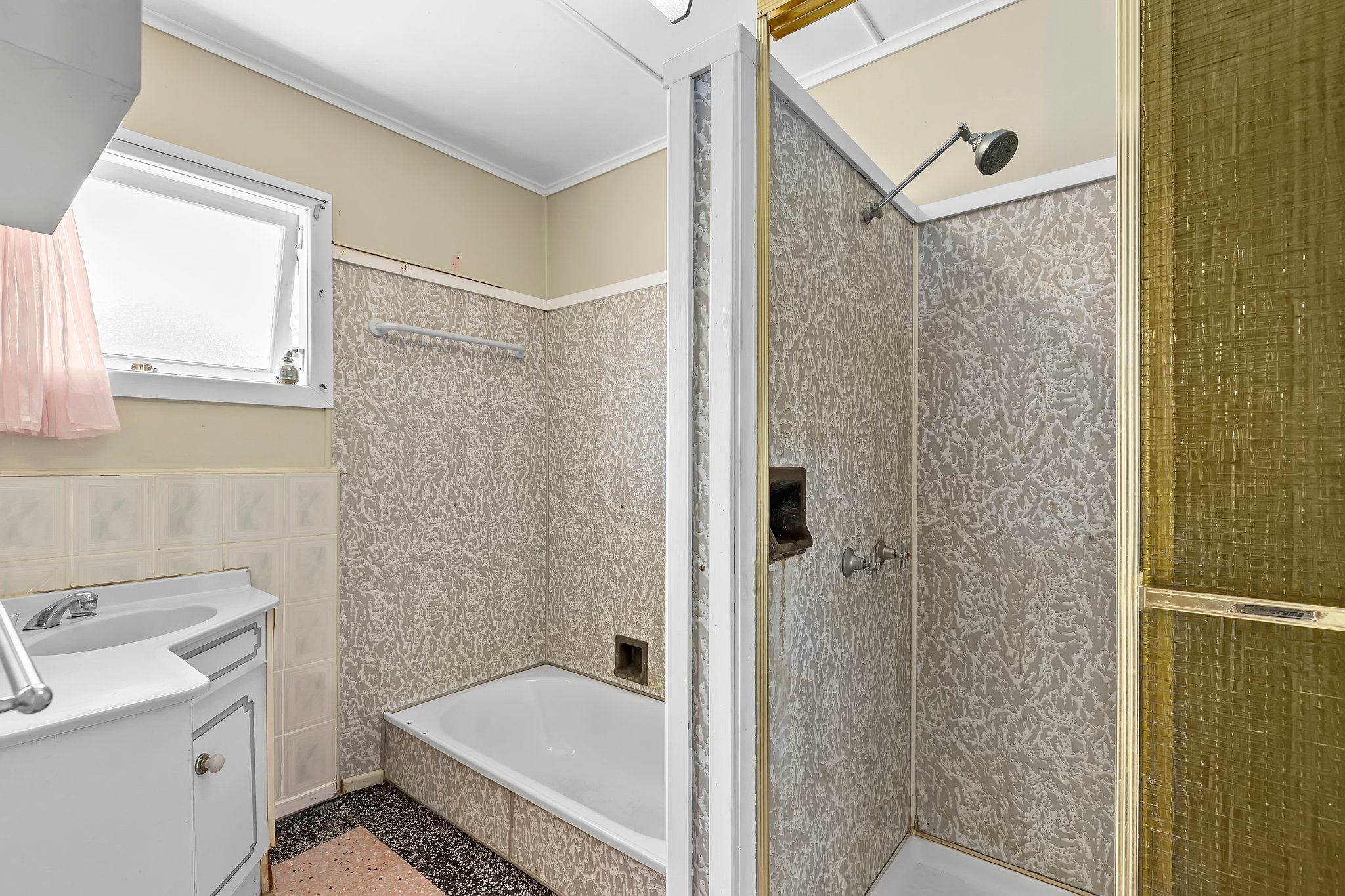 2 Landstead Street — photo 7 of 10