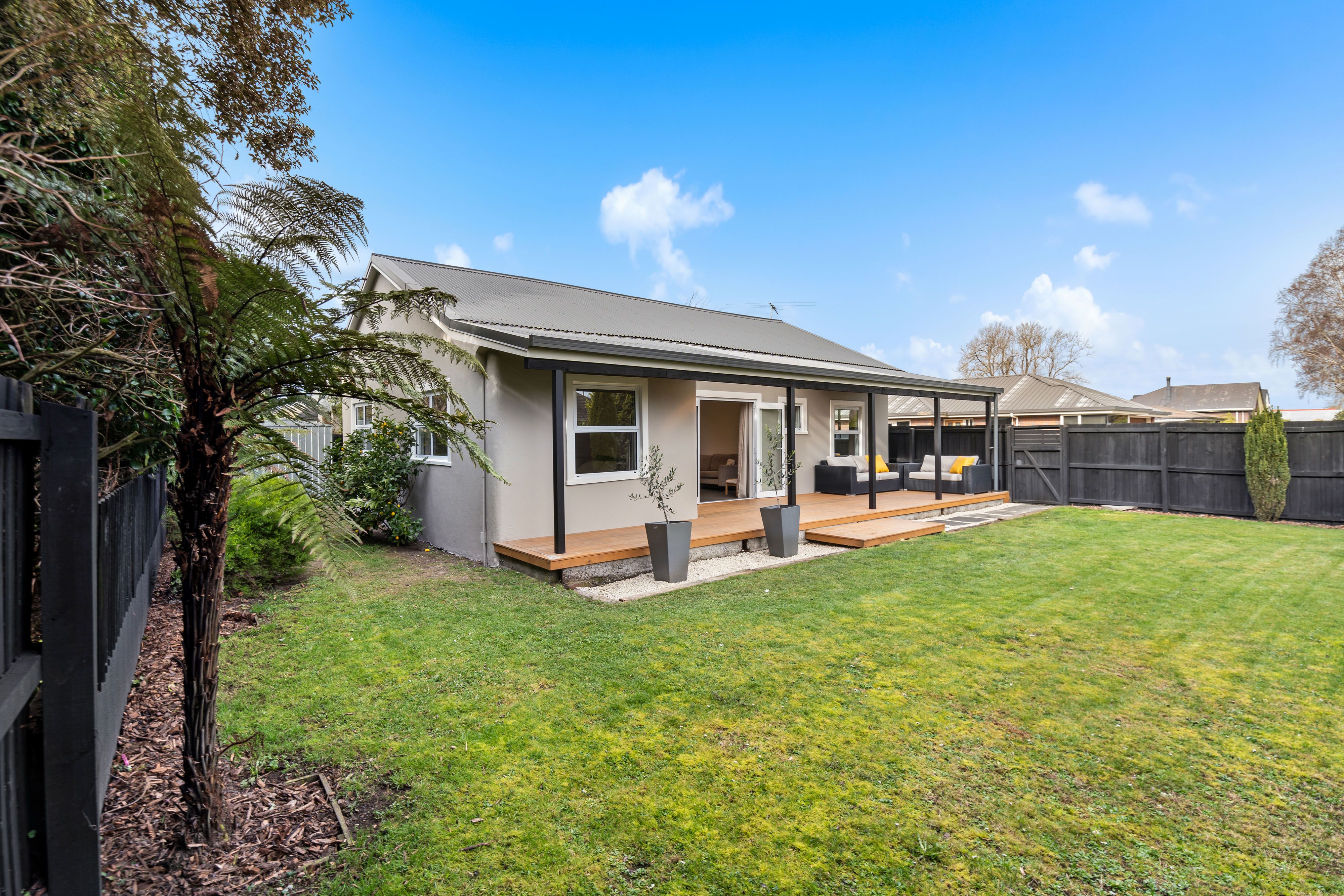 1/854 Main North Road, Belfast, Christchurch City