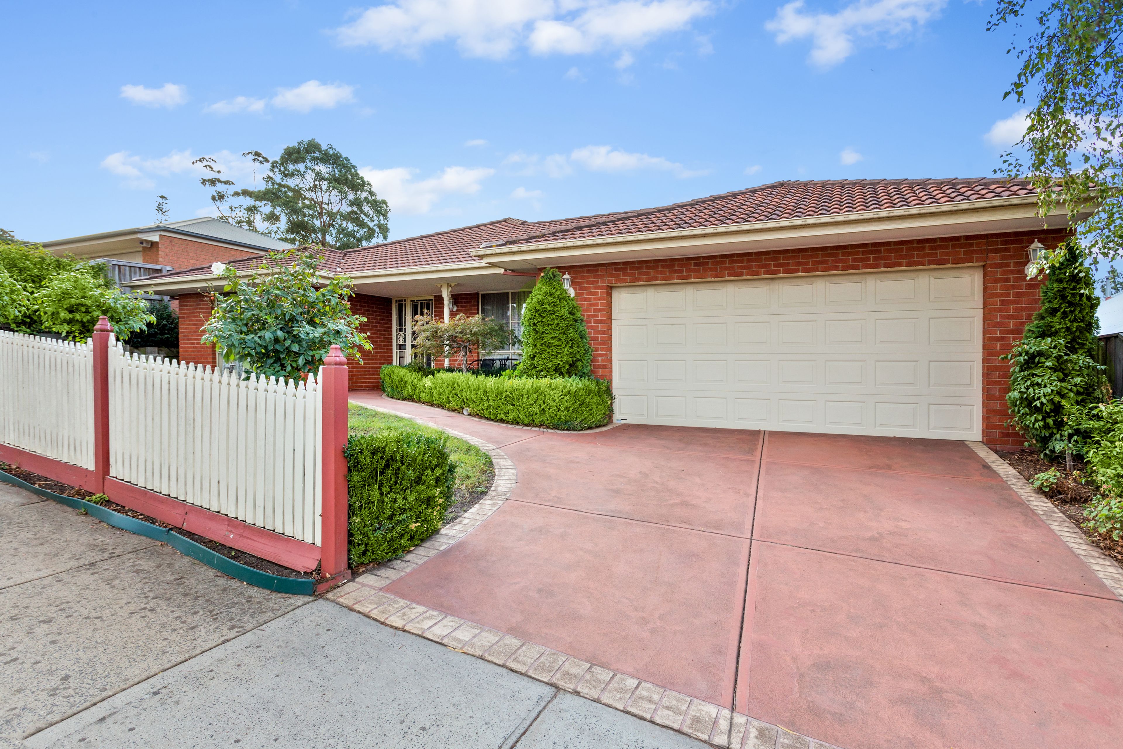 13 Pioneers Crescent, Pakenham, VIC 3810