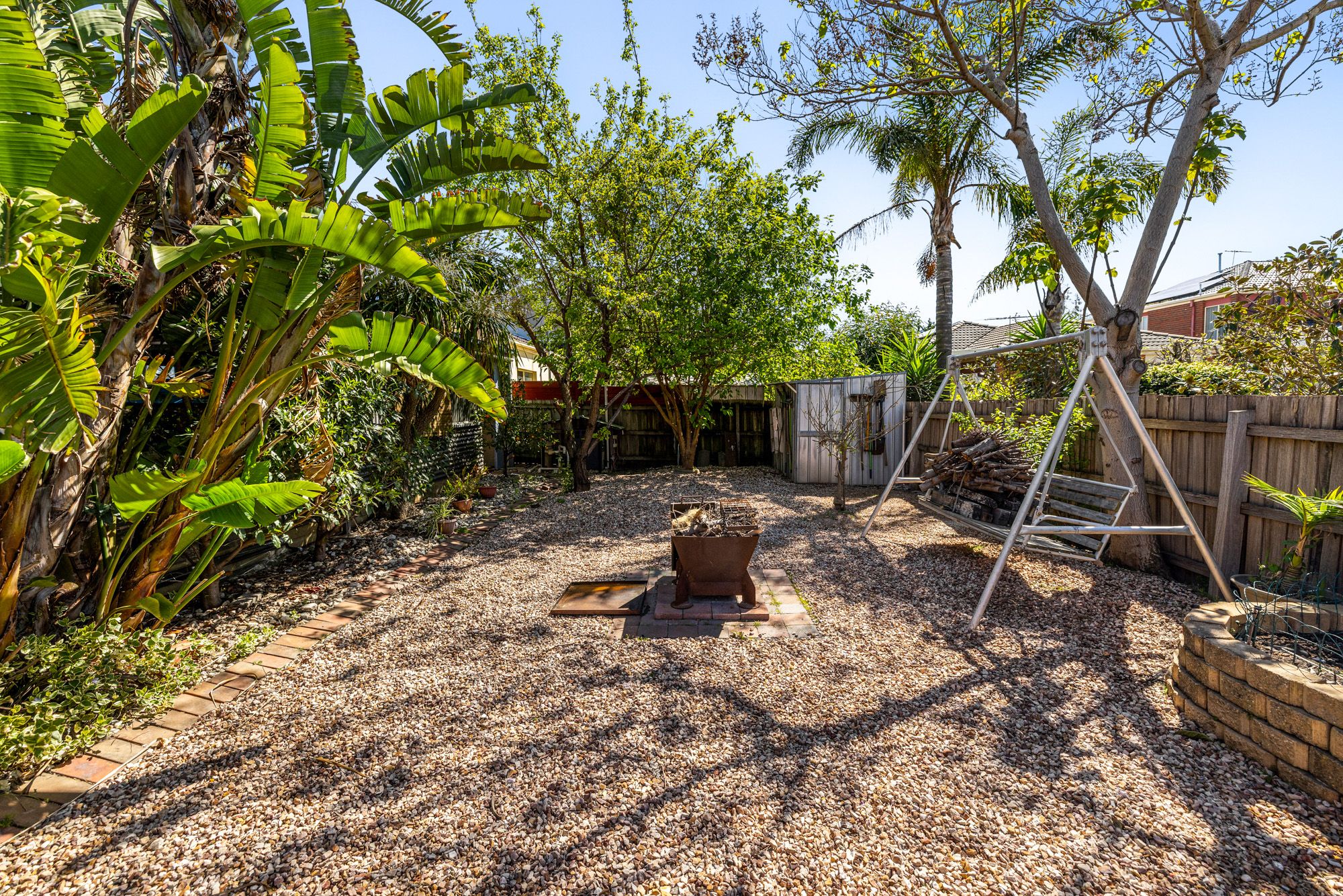 1 Trentham Close — photo 20 of 25