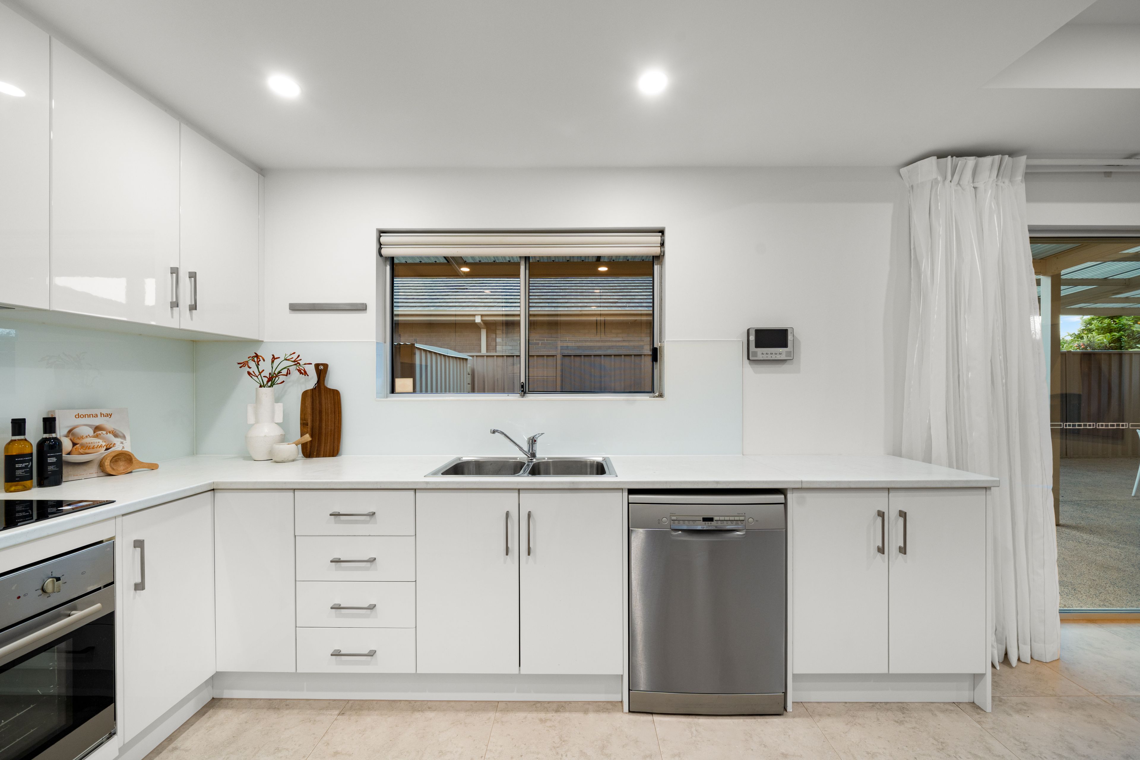 13 Thistle Avenue — photo 5 of 25