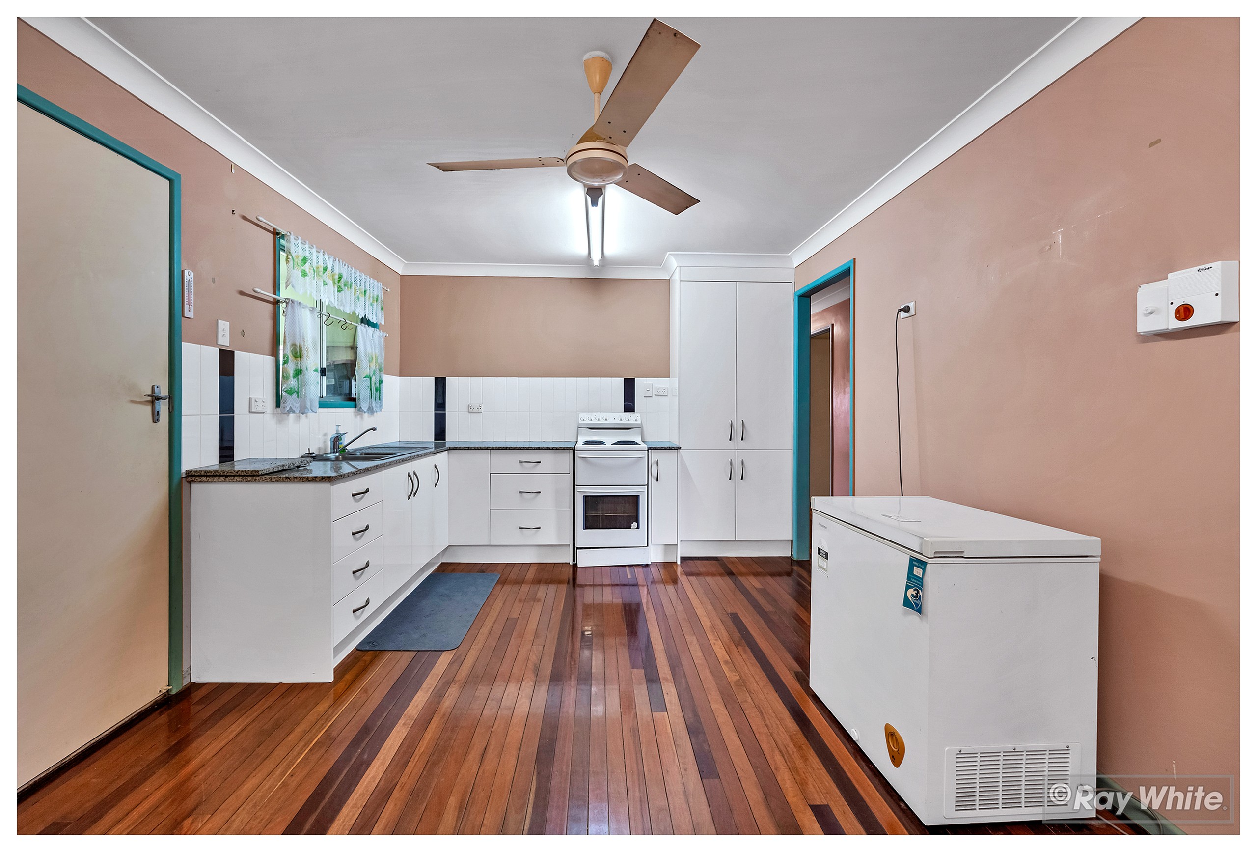 2 Harwood Street, Park Avenue, QLD 4701