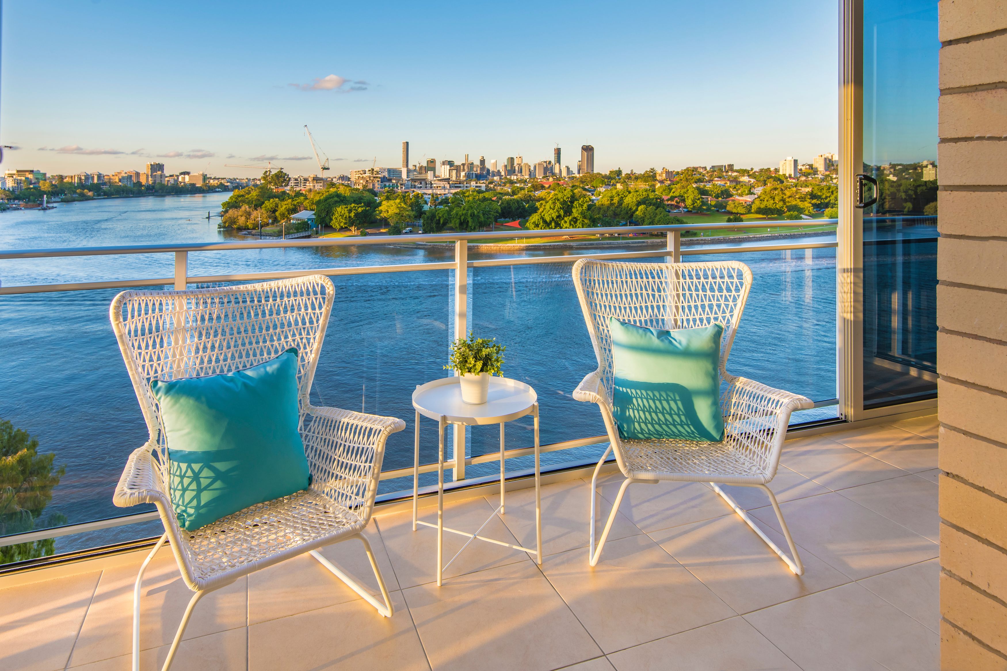 2 Sandford Street, St Lucia QLD 4067