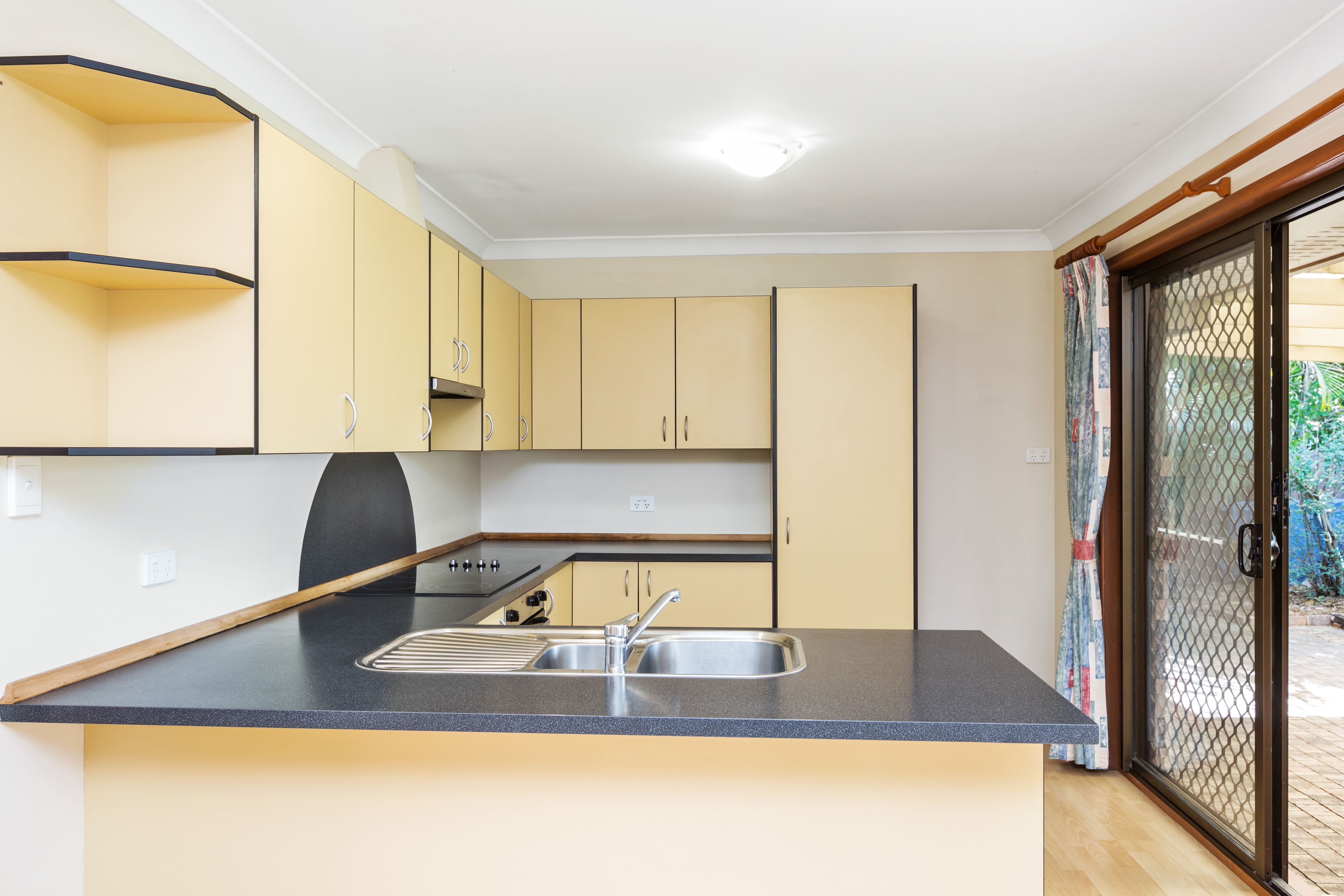 242 Old Logan Road, Camira, QLD 4300