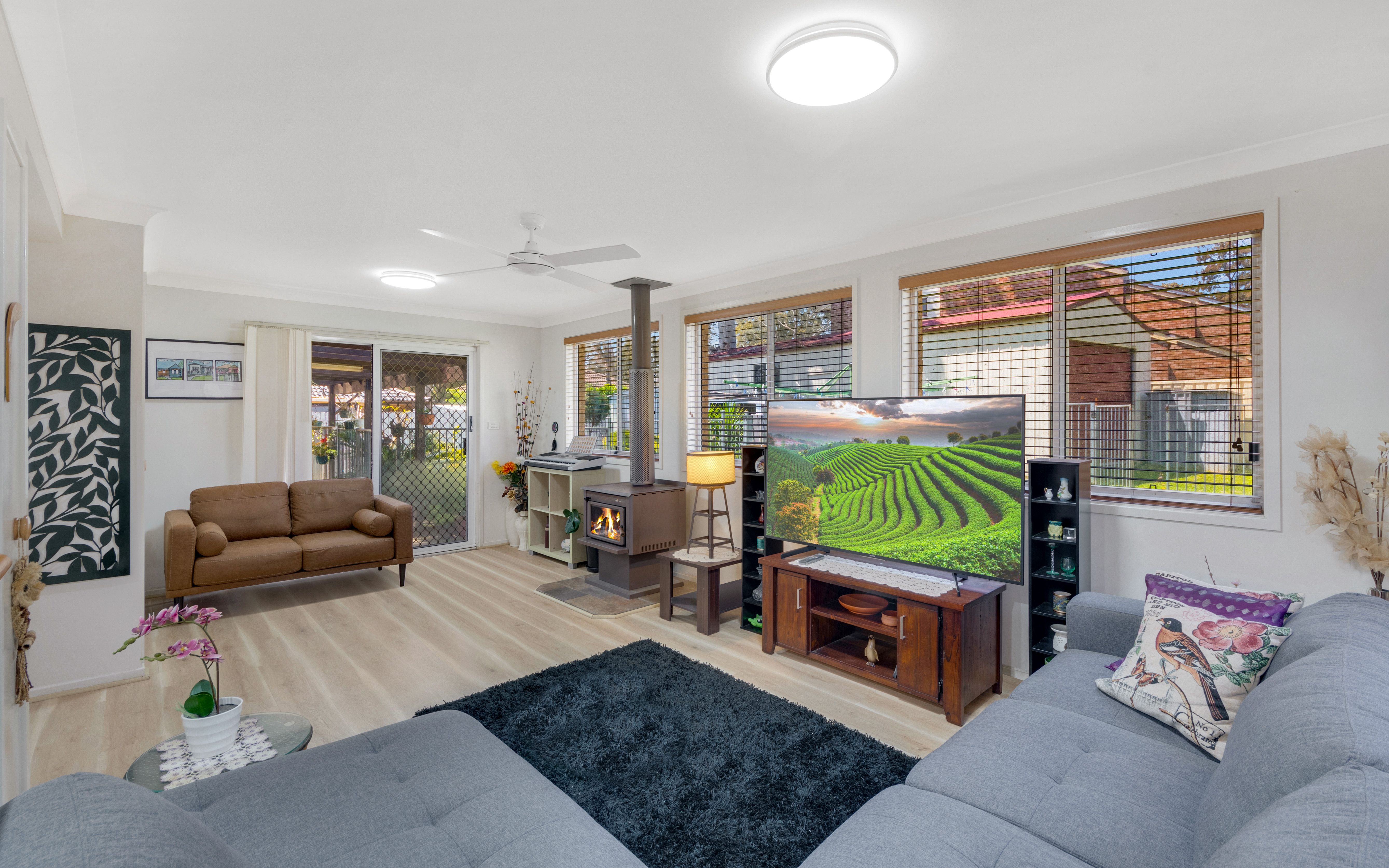 2 Knotwood Avenue, Macquarie Fields, NSW 2564