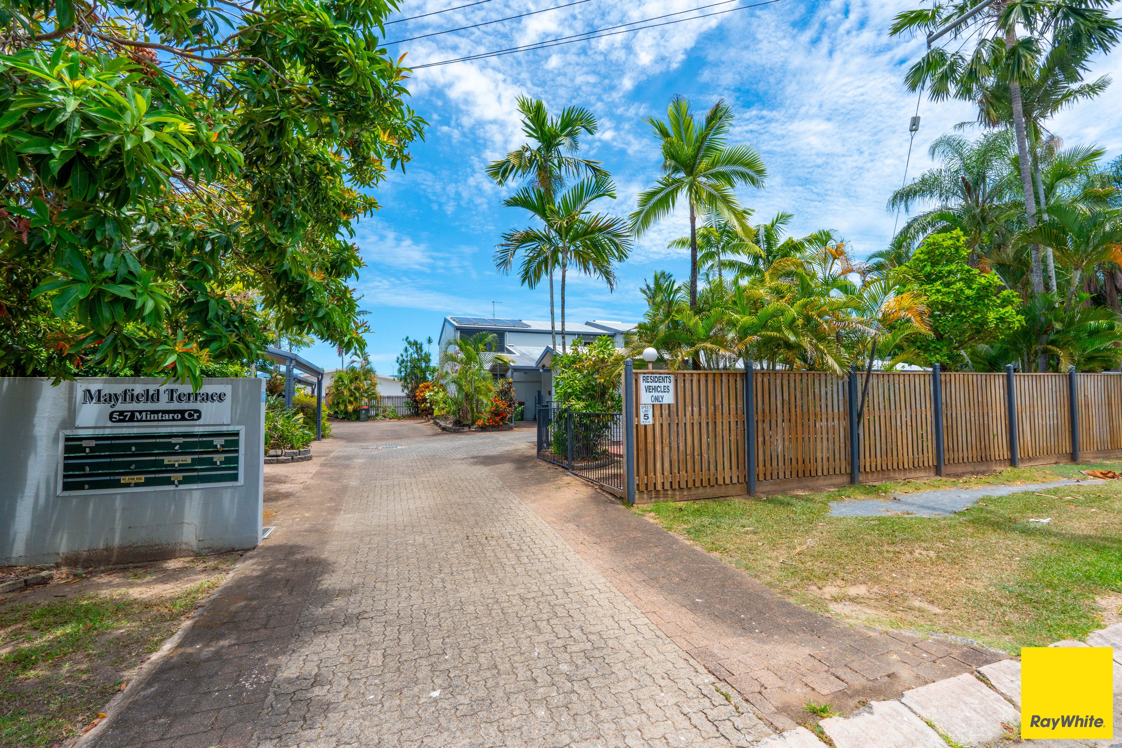 1/5-7 Mintaro Crescent, Woree, QLD 4868