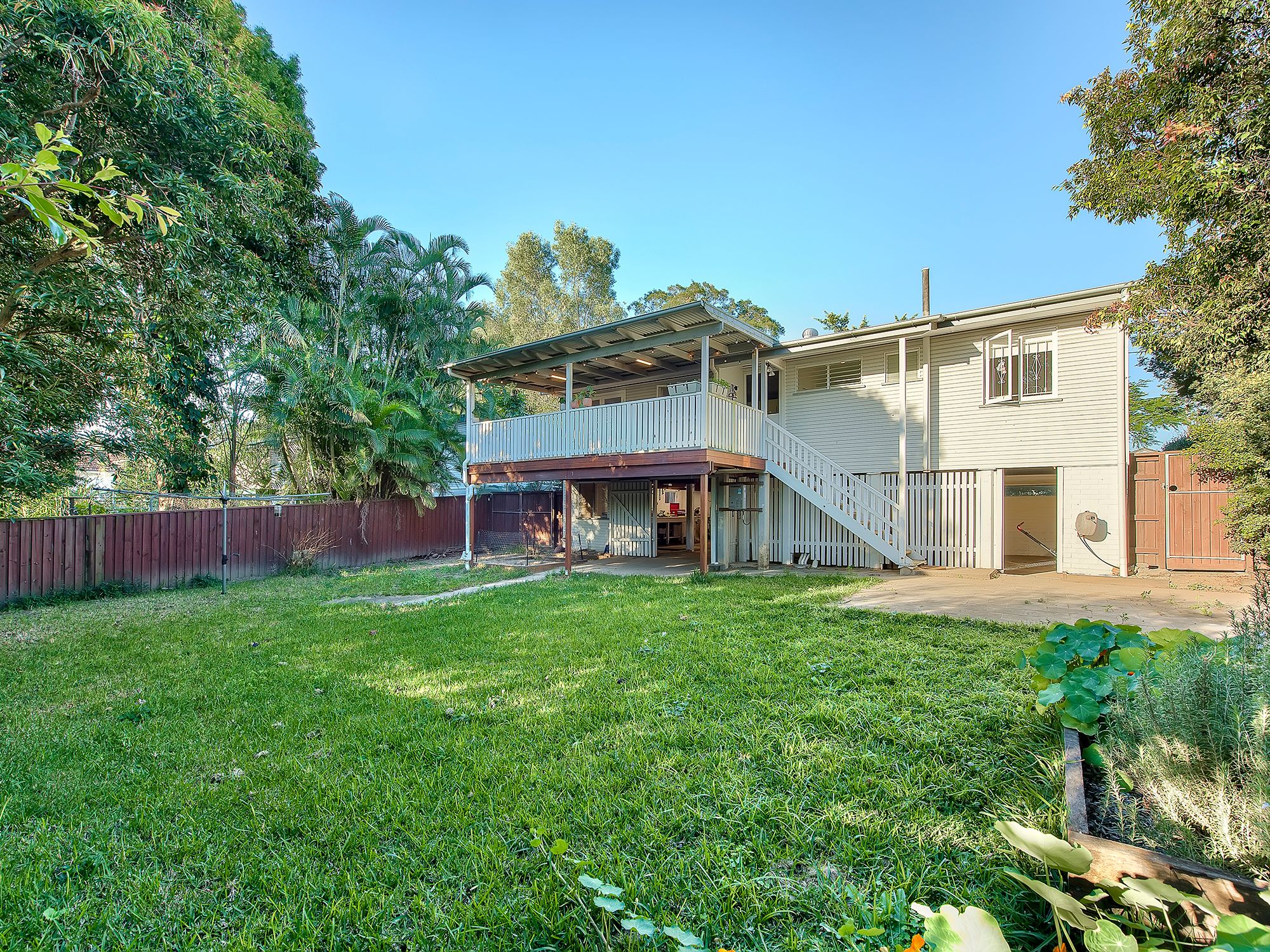 20 Chuter Street — photo 8 of 13