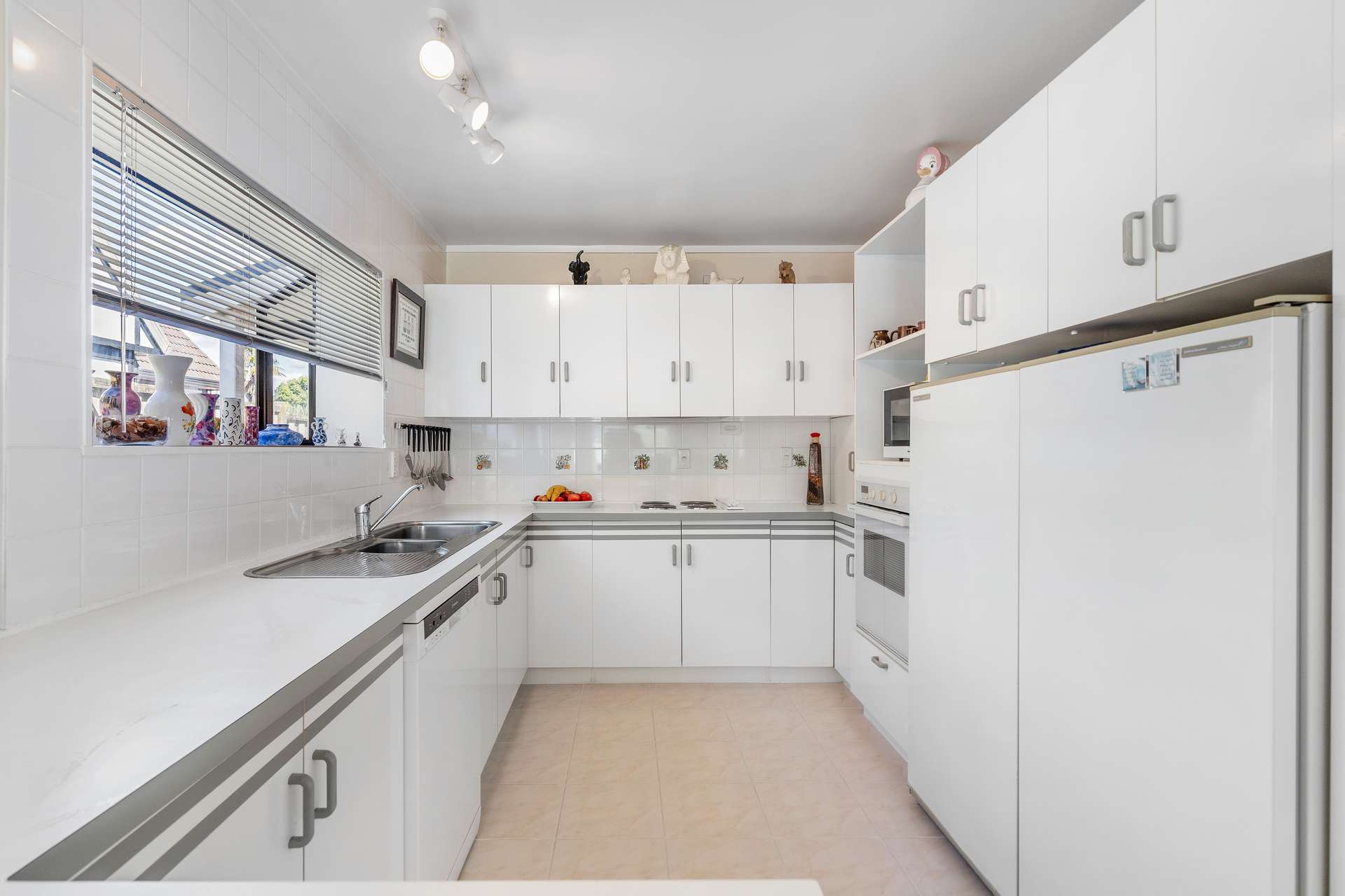 175 Carnoustie Drive photo 2