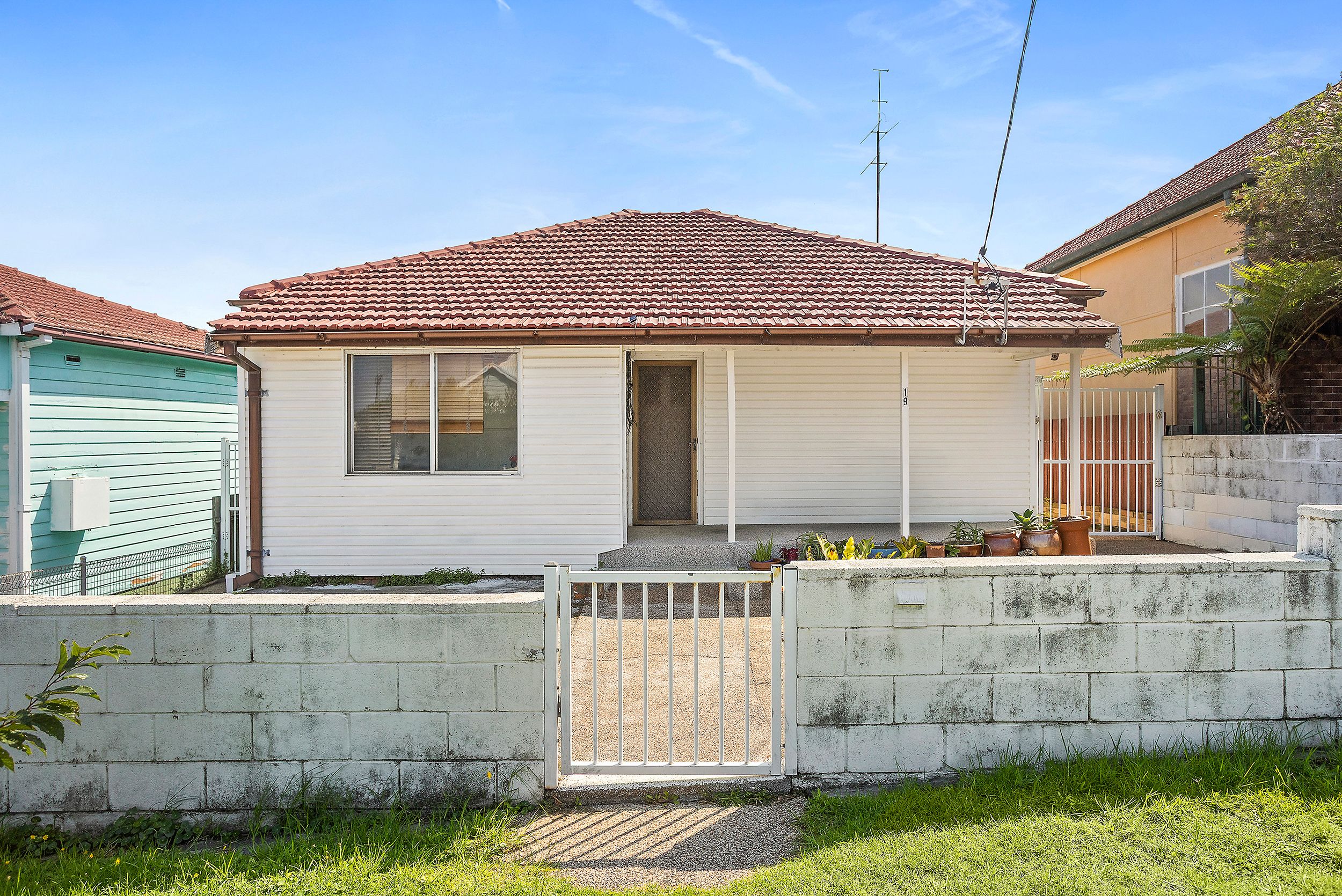 19 Third Avenue — photo from Ray White South Wollongong
