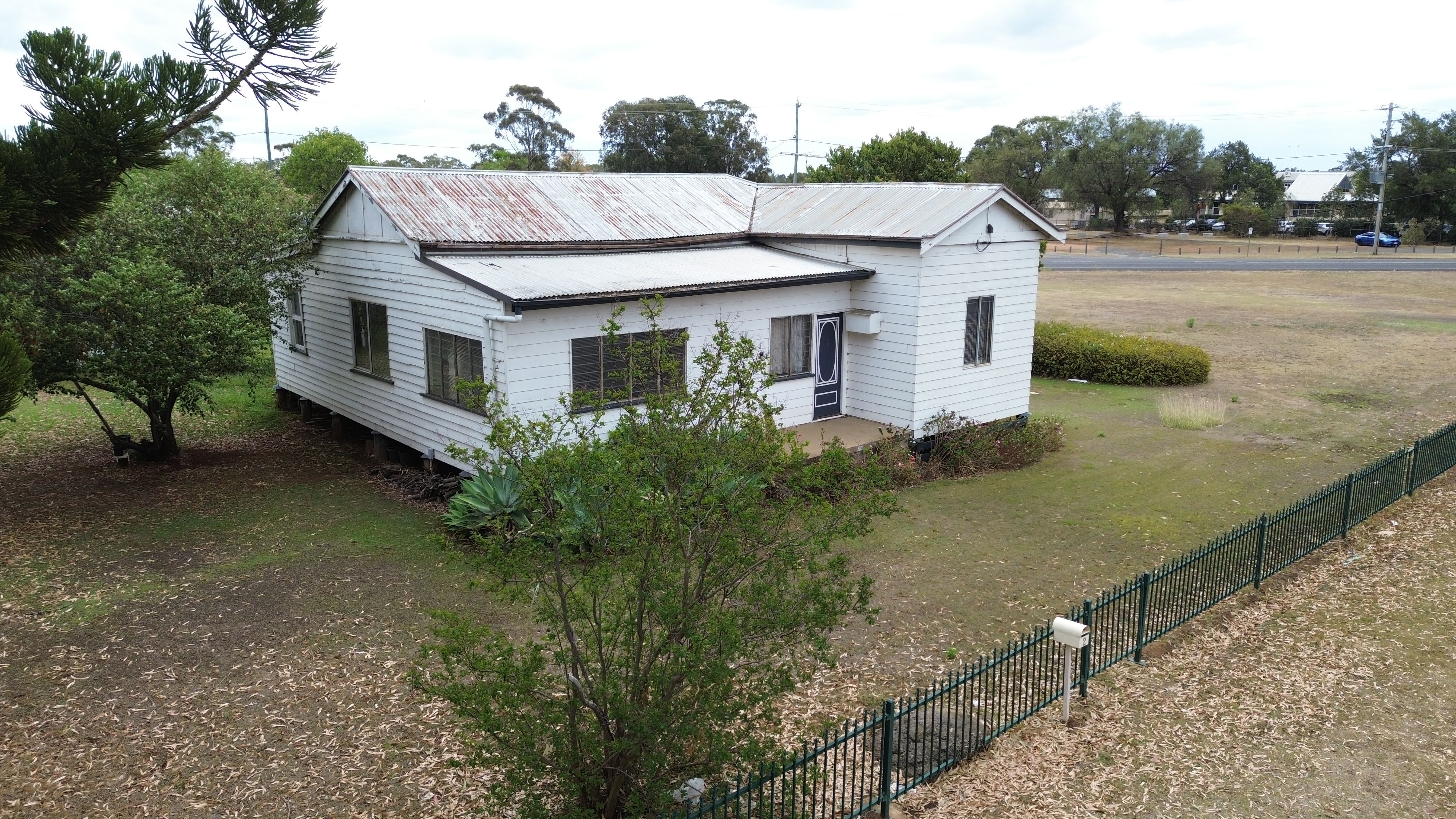 2 Toowoomba Road — photo 4 of 6