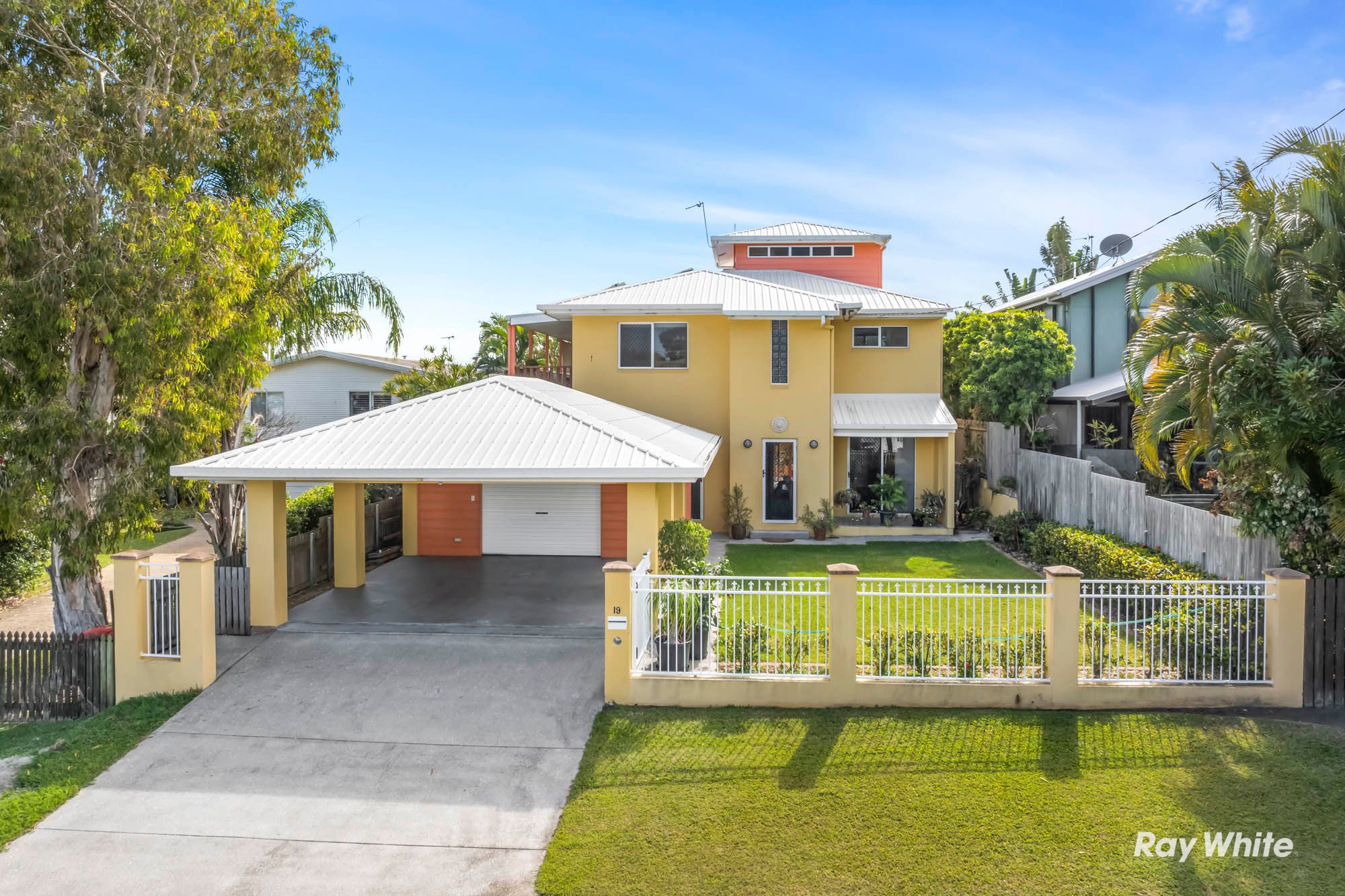 19 Cathne Street, Cooee Bay, QLD 4703