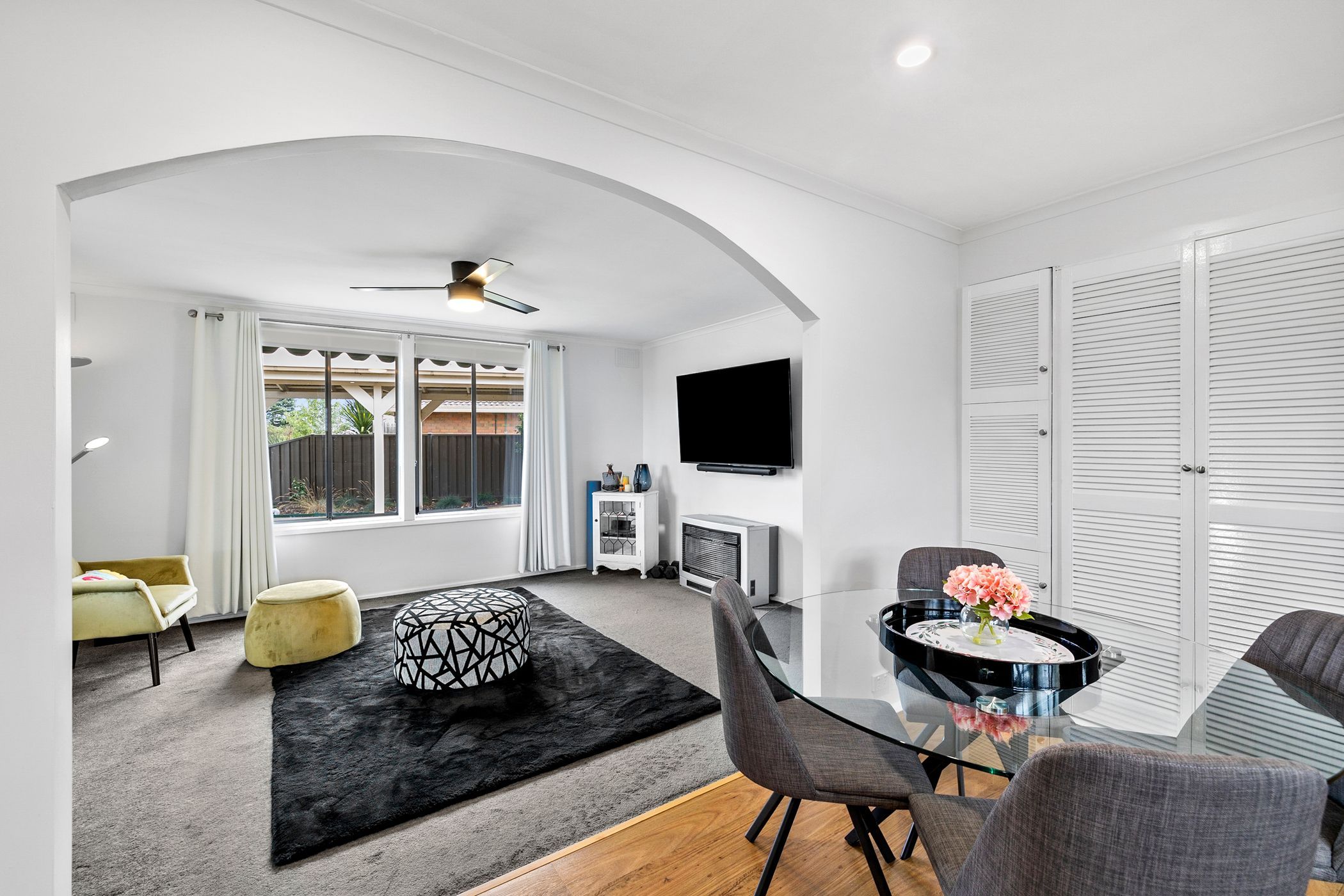 16 Clover Street, Wendouree, VIC 3355