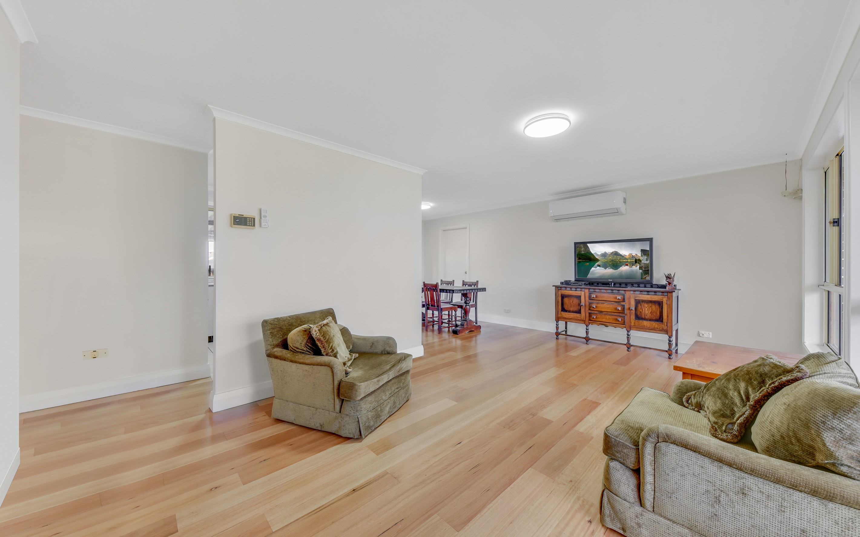 11 Charmian Place, Rosemeadow, NSW 2560