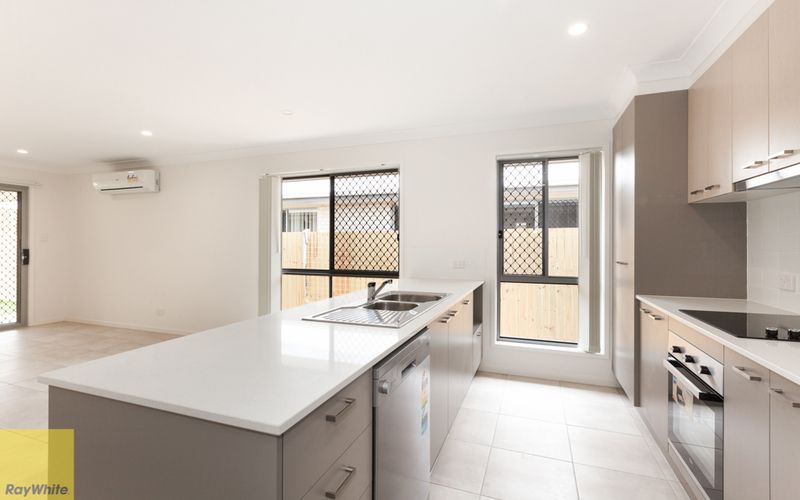 9 Niels Crescent, Park Ridge, QLD 4125