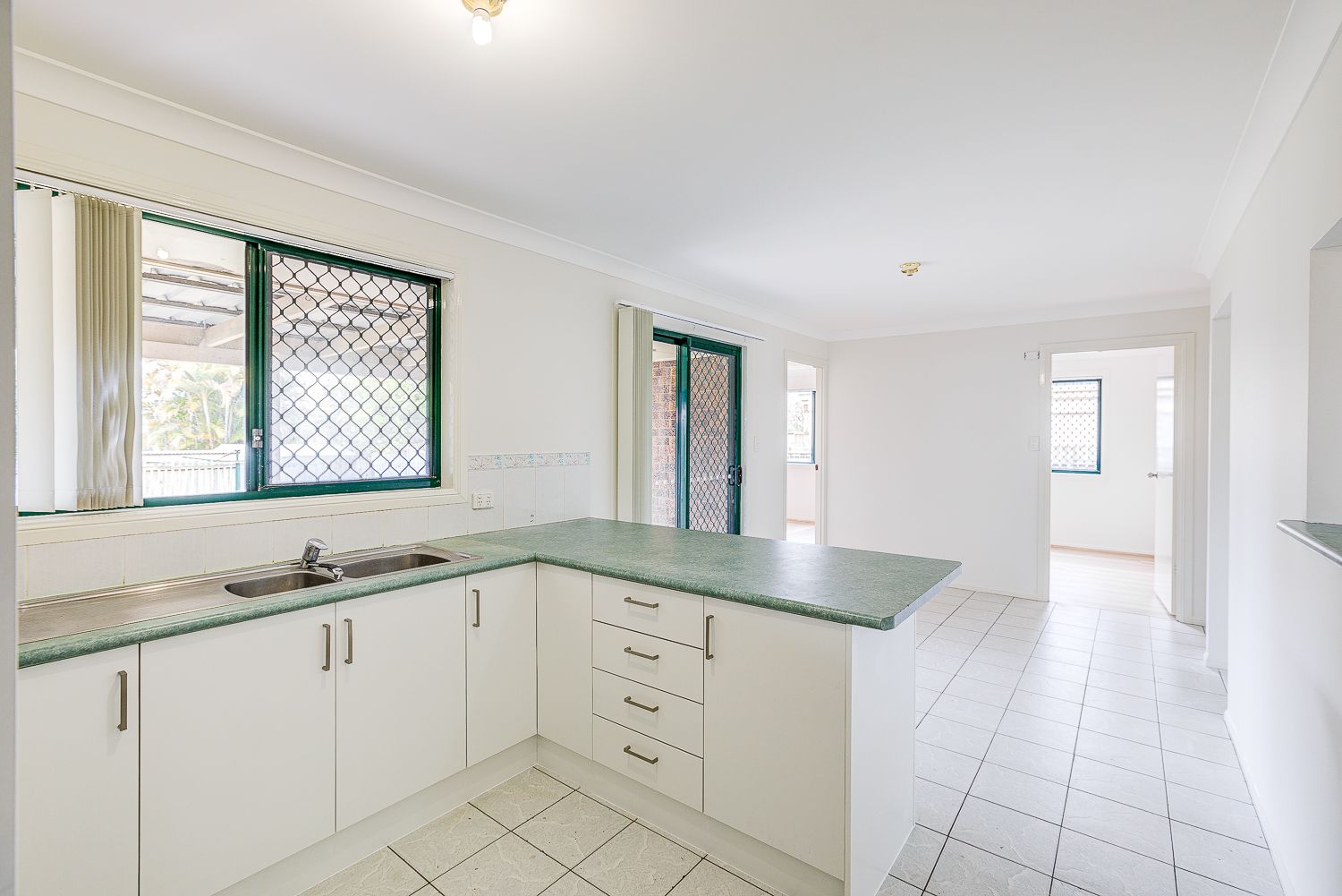 67 Julie Street, Crestmead, QLD 4132