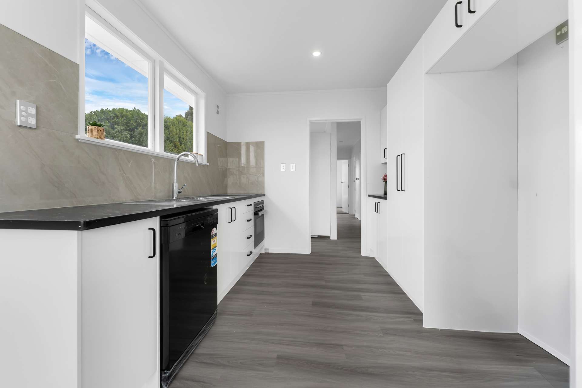 14 Capella Place photo 3