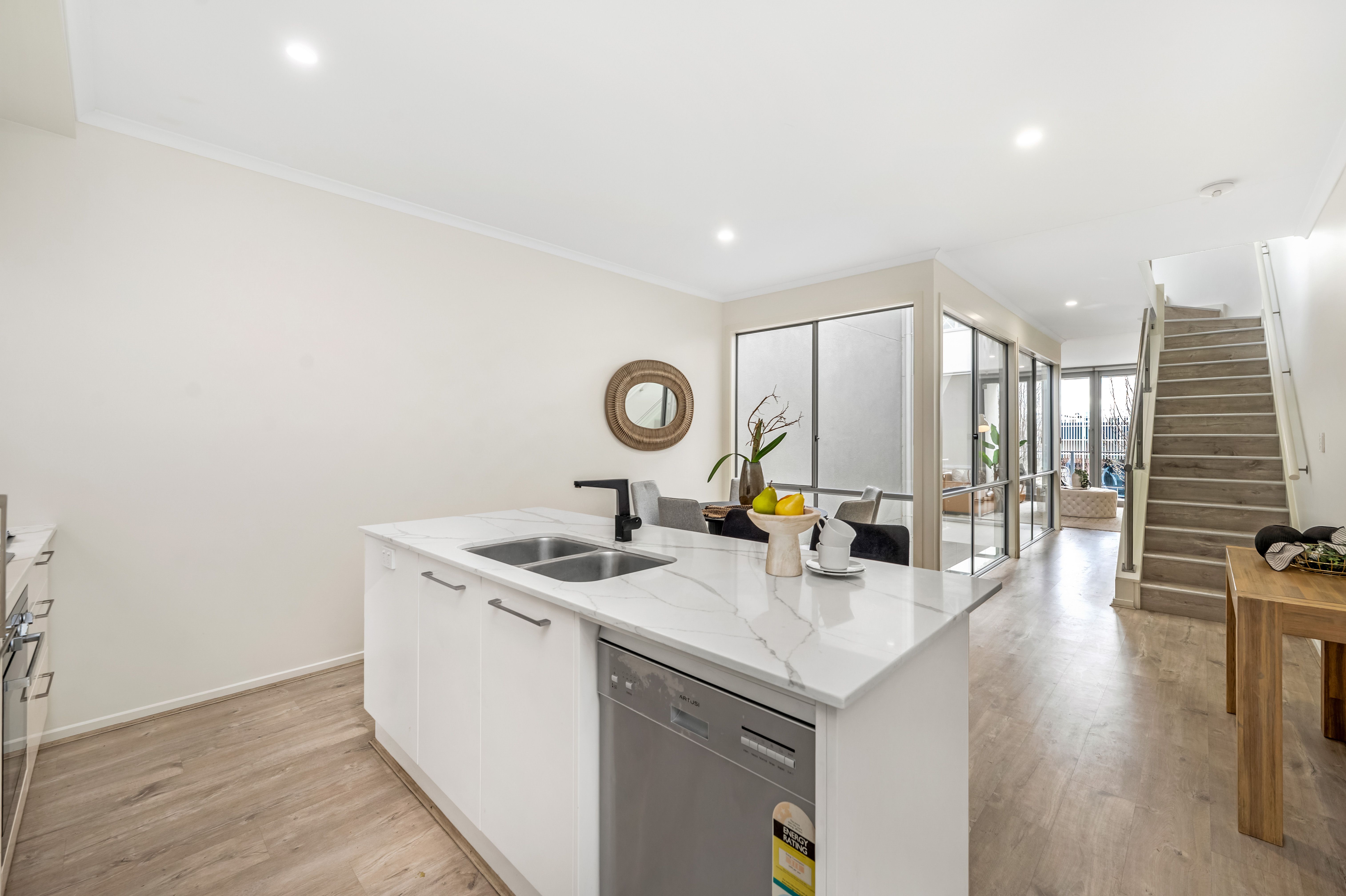 84 Tiara Street — photo 7 of 22