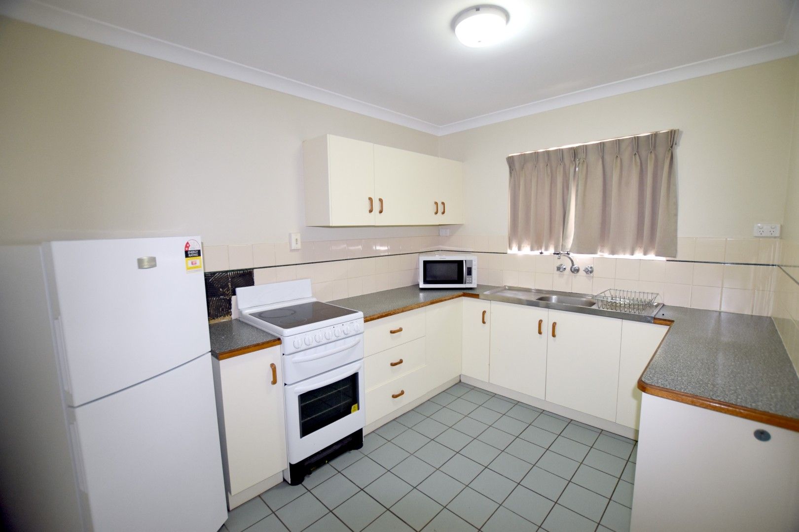 1/38 Yarroon Street, Gladstone Central, QLD 4680