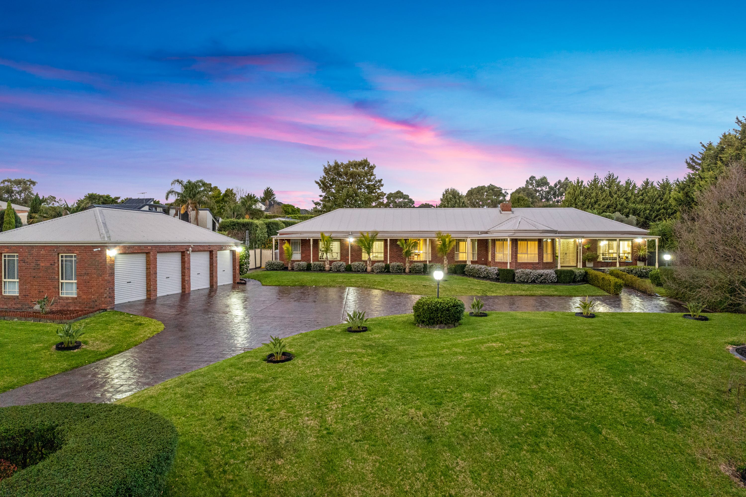 1-2 Malanie Close, Narre Warren North VIC 3804