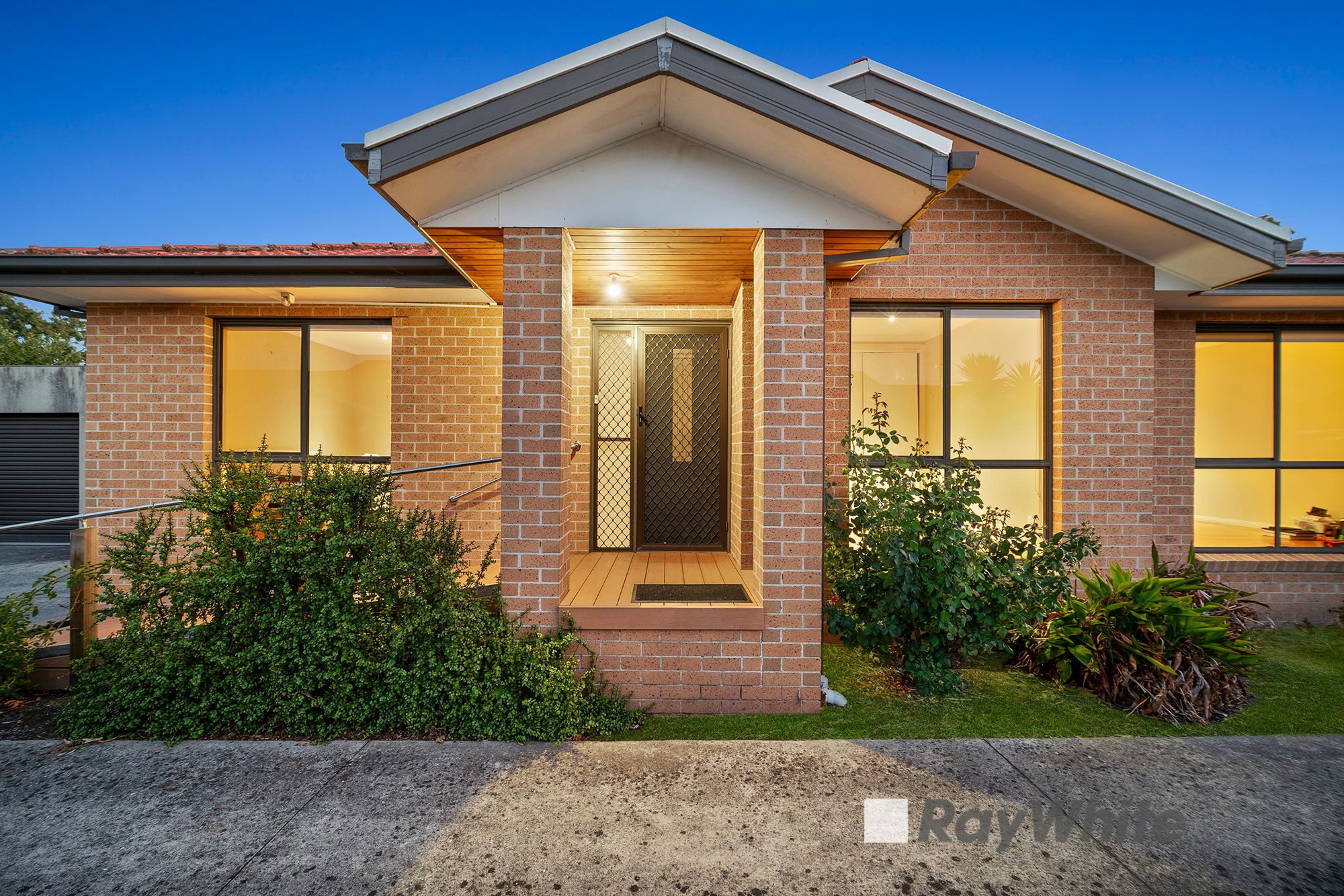 2/4 Easterleigh Court, Dandenong, VIC 3175