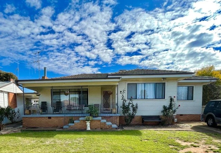 14 Pearce Street, Parkes NSW 2870