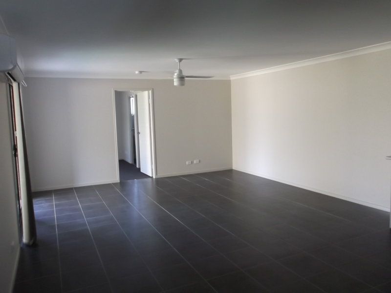 1/2 Ceres Street, Wulkuraka, QLD 4305