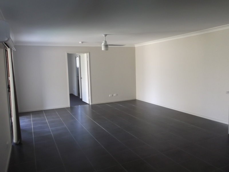 1/2 Ceres Street, Wulkuraka, QLD 4305