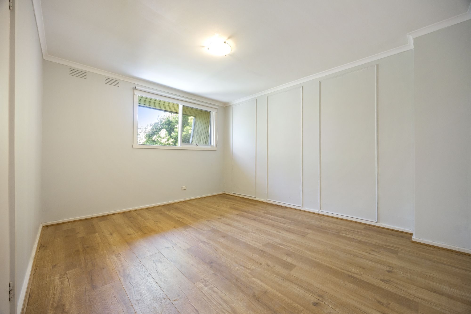 2/68 Truganini Road — photo 4 of 7