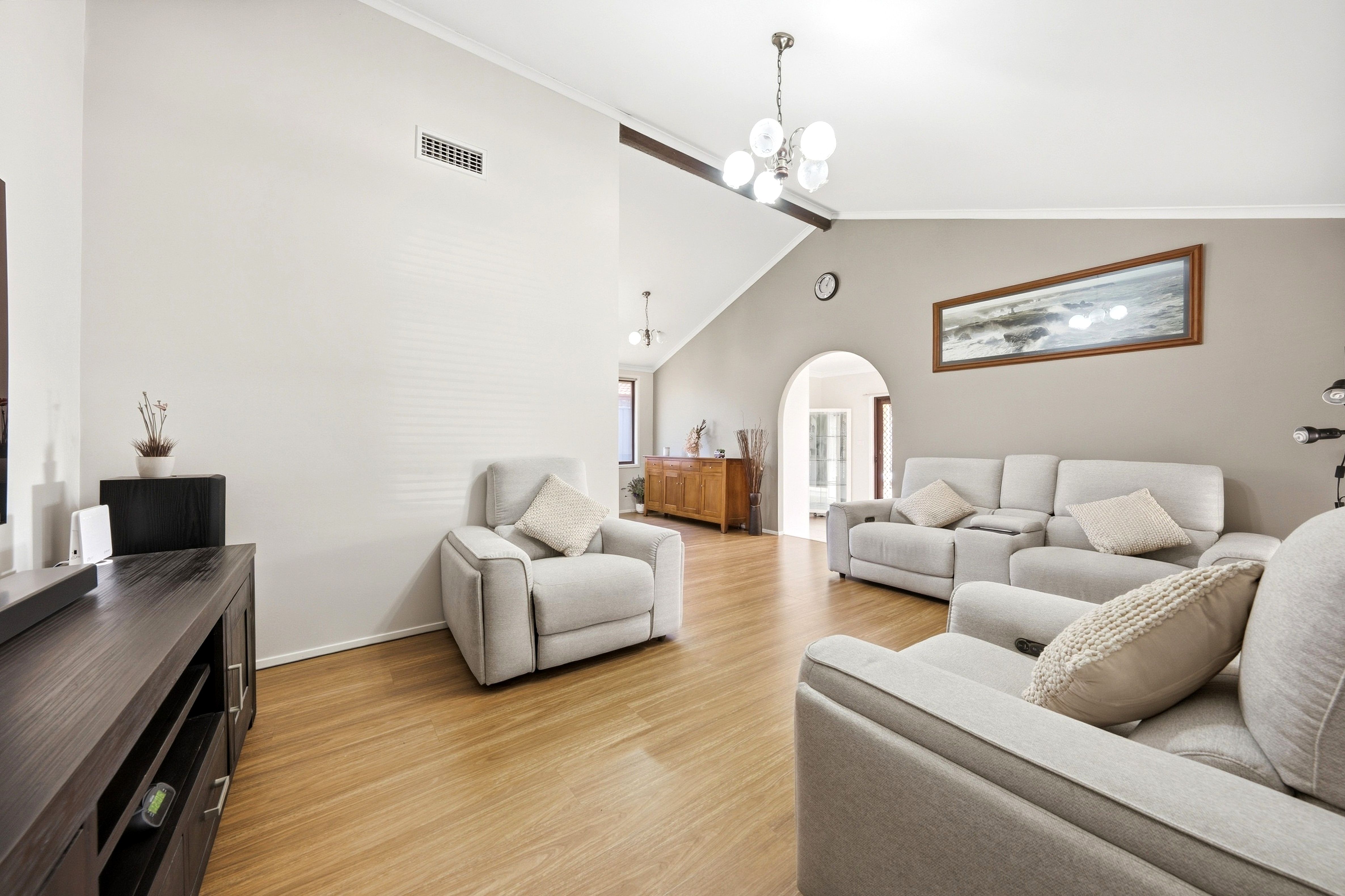 9 Frost Court — photo 3 of 16