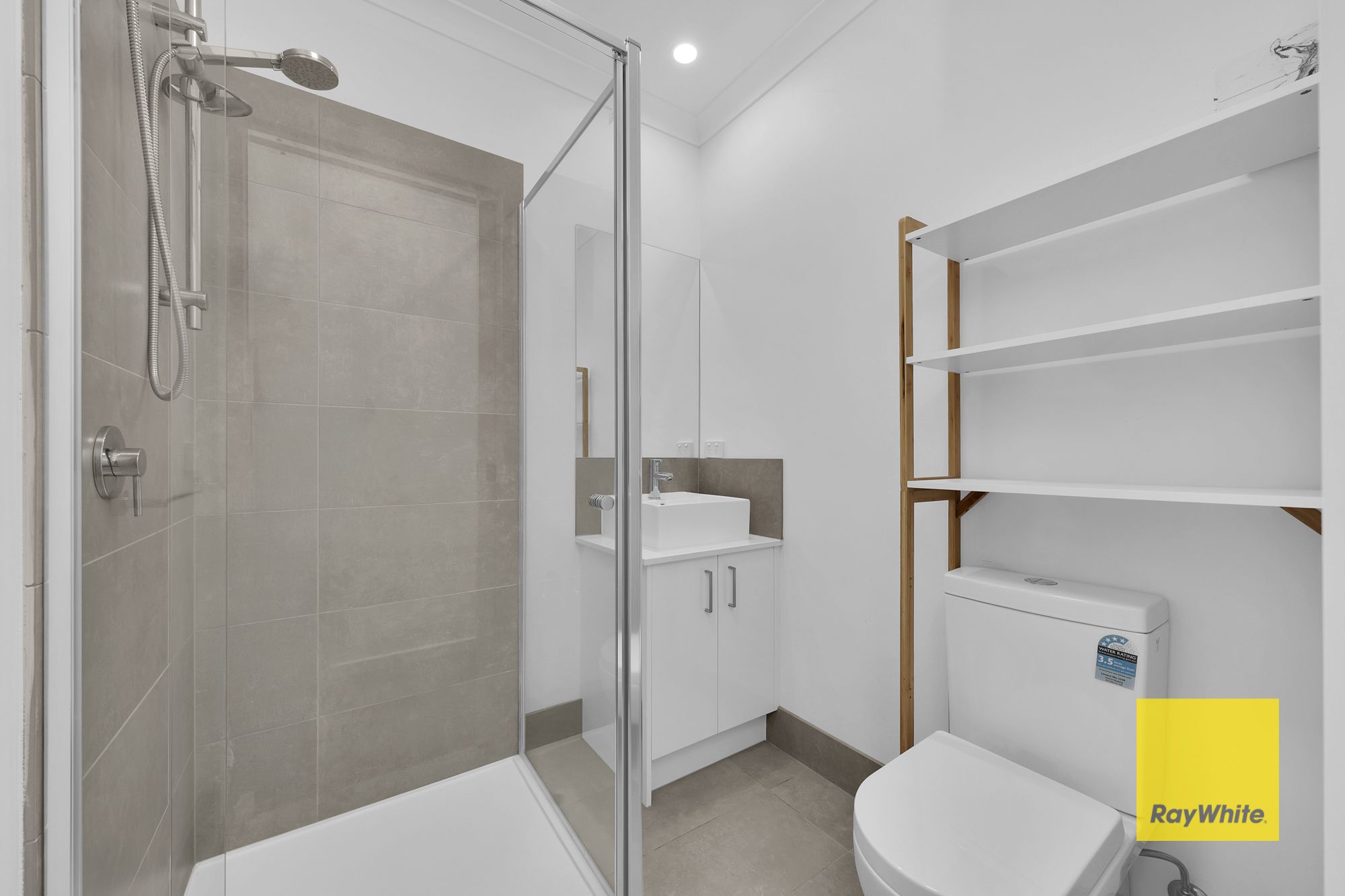 2/6 Sommerville Avenue — photo 7 of 13