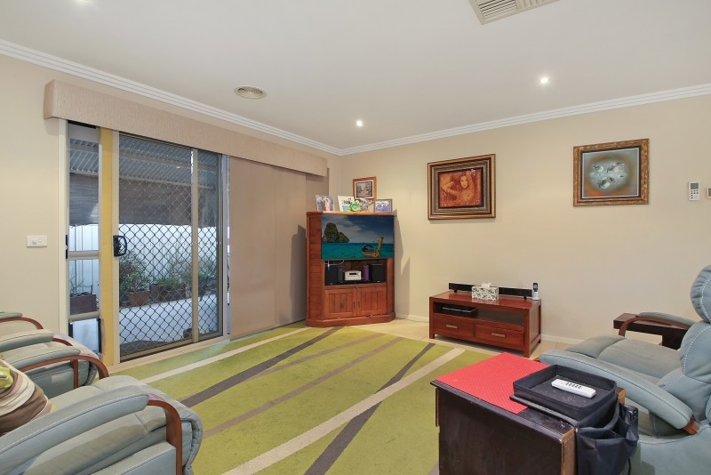 6 Coopers Road, West Wodonga, VIC 3690