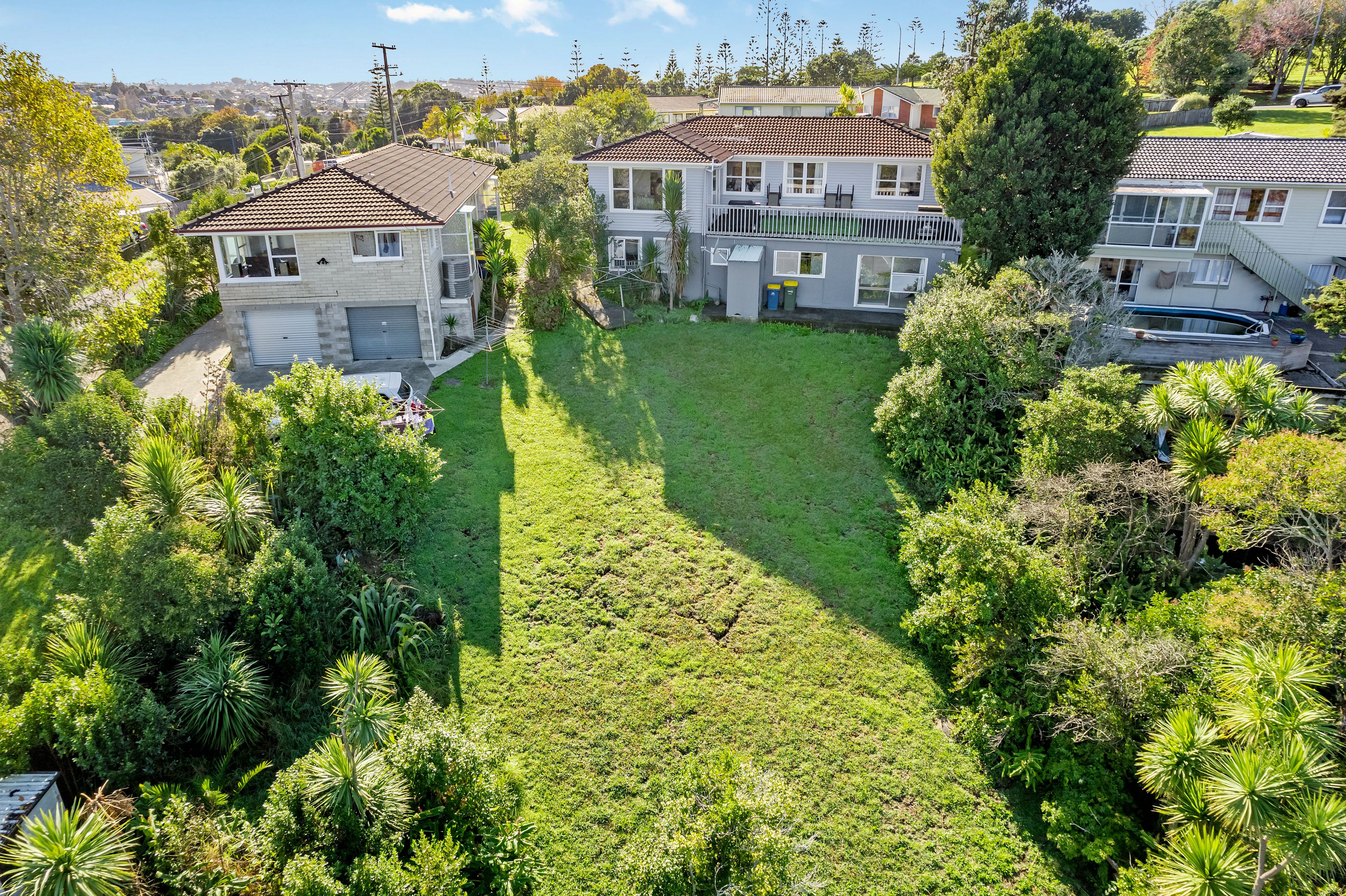 372 Glenfield Road, Glenfield, North Shore City 0629 Sold House Ray