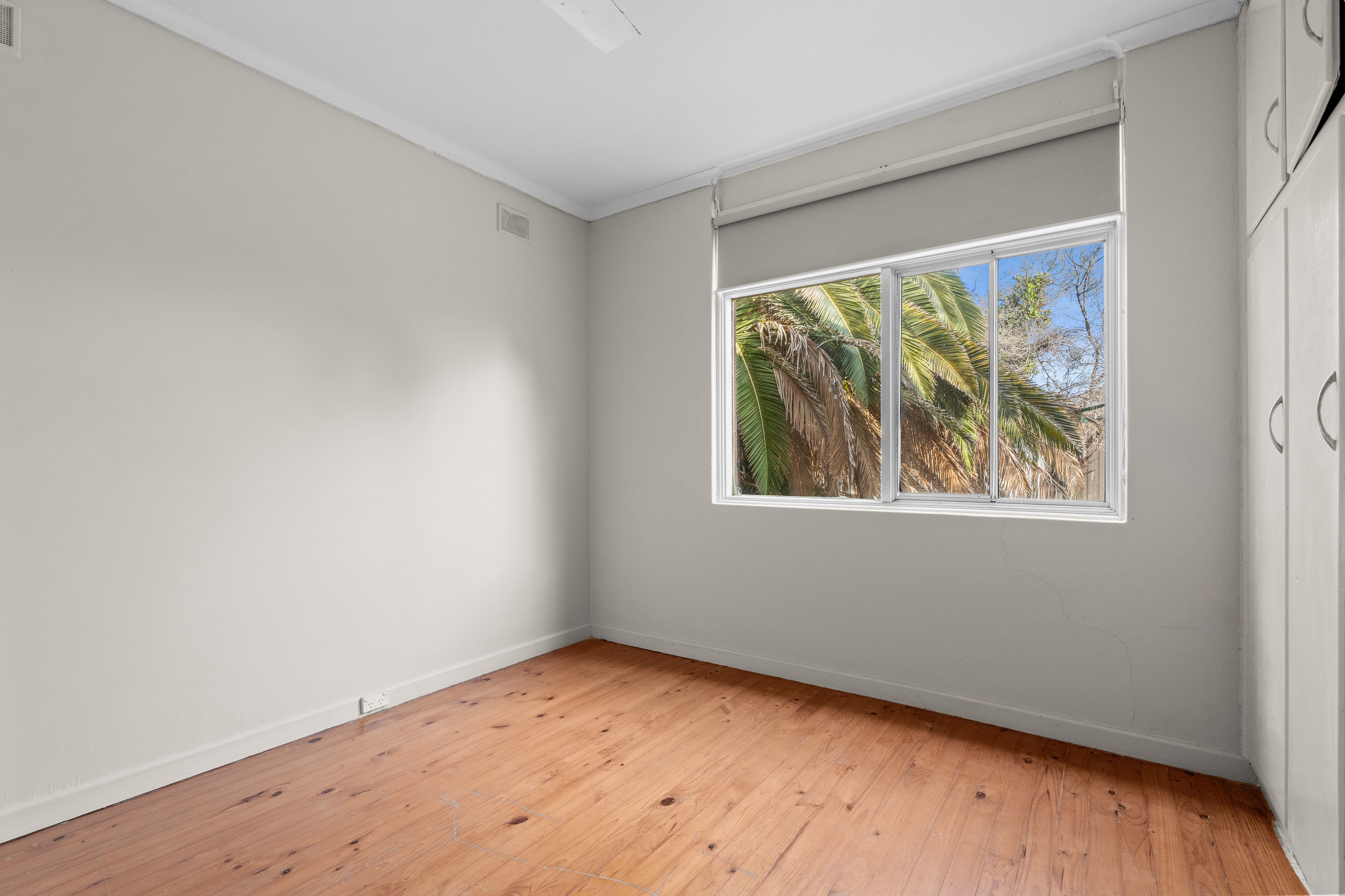 10 Warren Avenue — photo 11 of 17